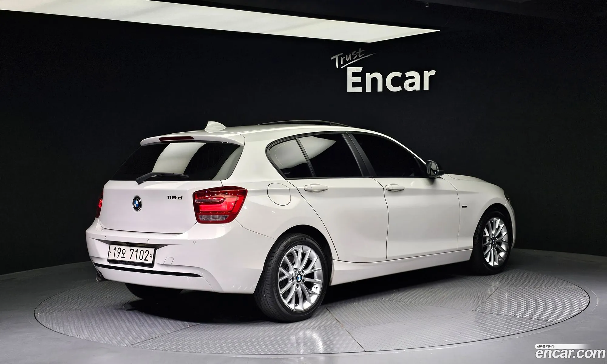 BMW 1 Series F20 118D Sports 5-Door - фотография 16571204
