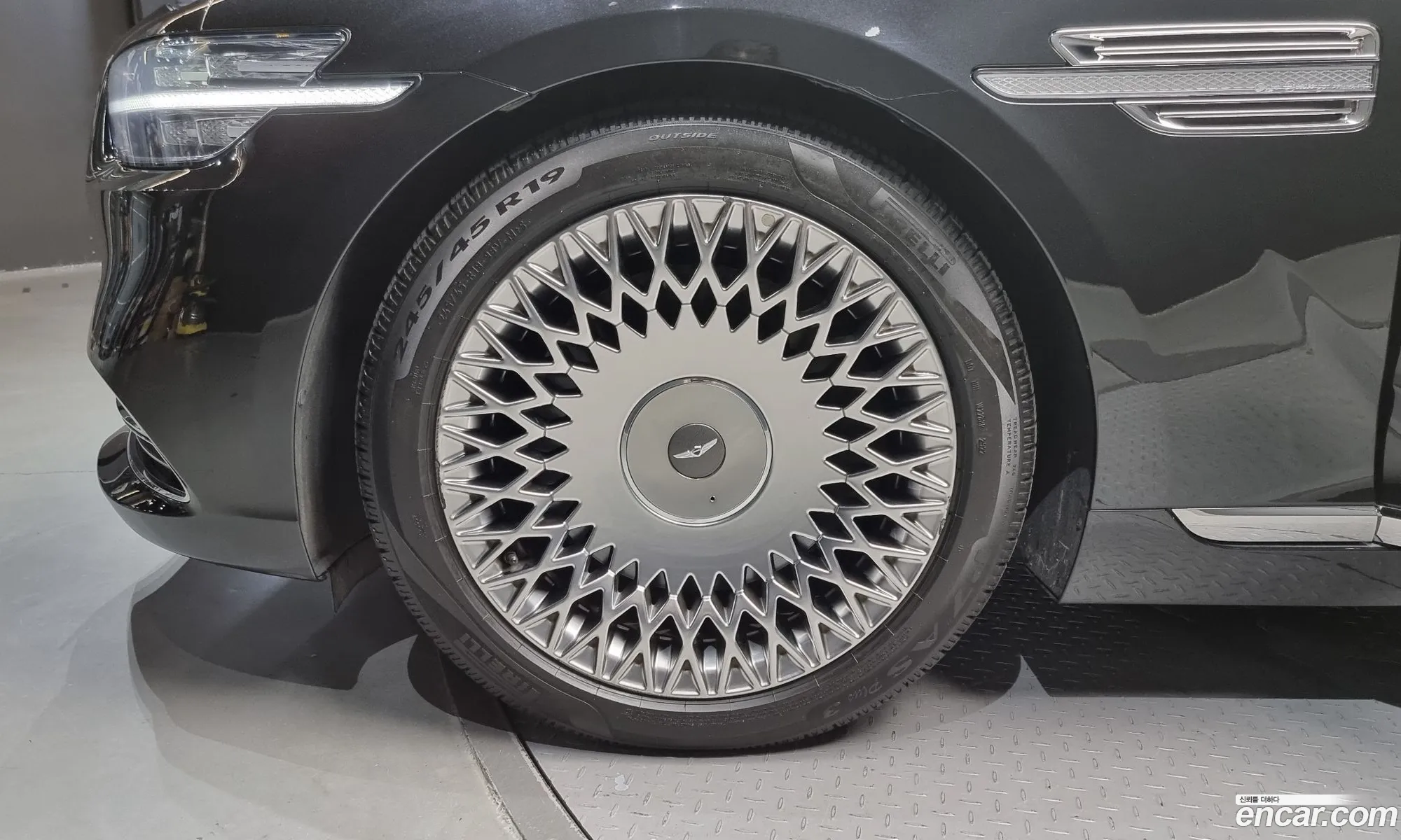 Genesis G90 I 38 Awd 2019 - фотография 273497