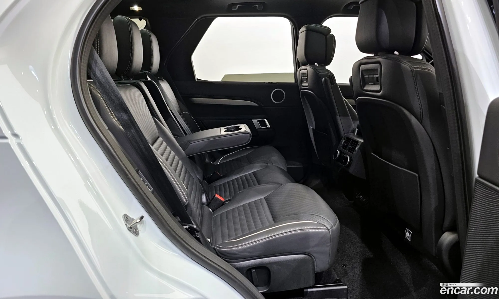 Land Rover Discovery D300 R-Dynamic Hse 2023 - фотография 7390421