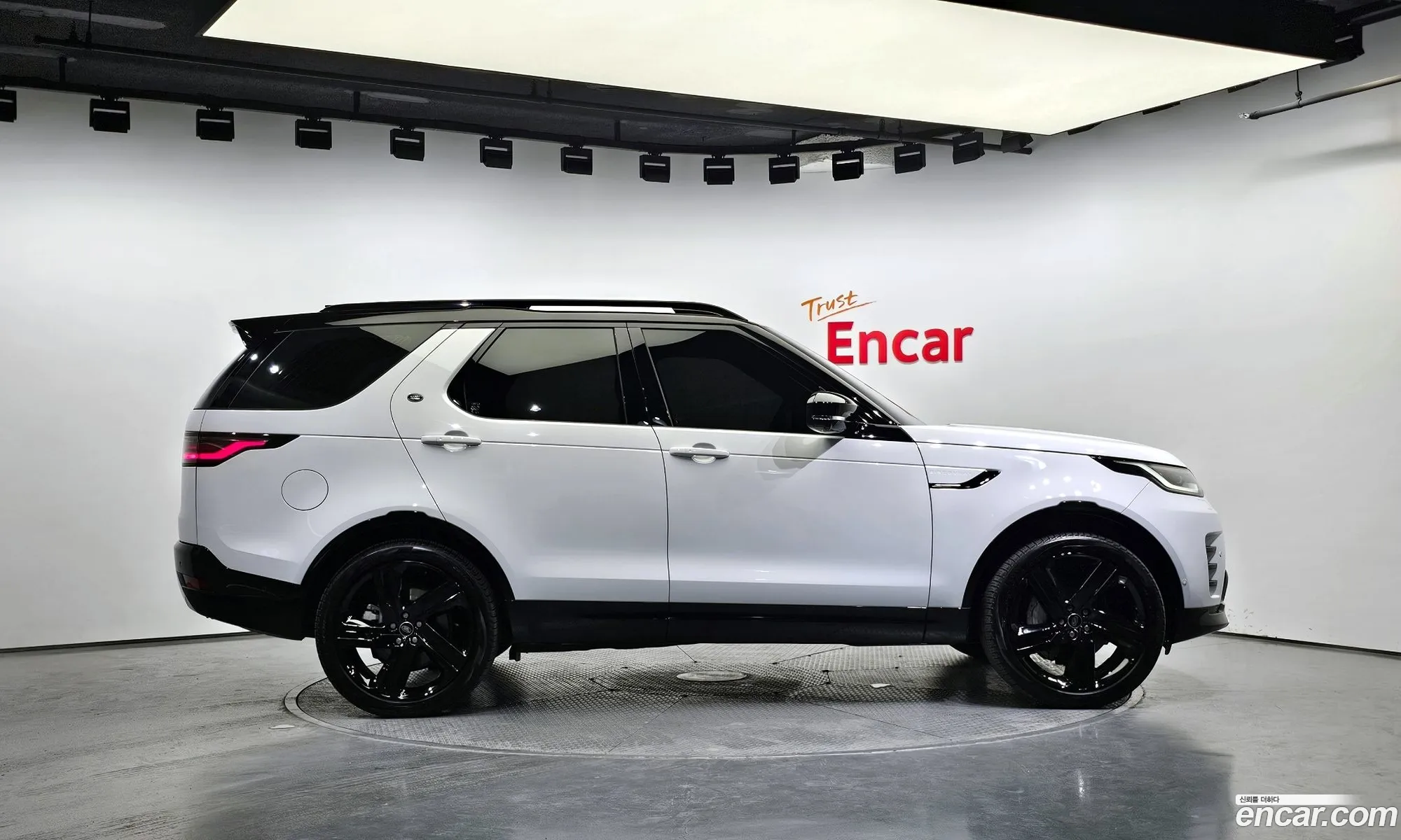 Land Rover Discovery D300 R-Dynamic Hse 2023 - фотография 7390422