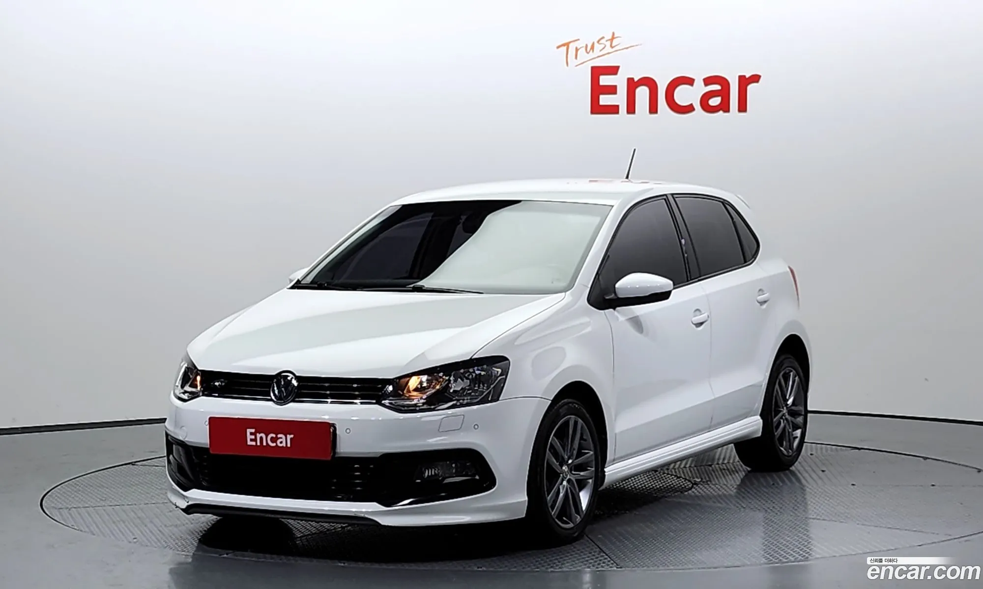 Volkswagen Polo V 14 Tdi R-Line 2015 - фотография 16148463