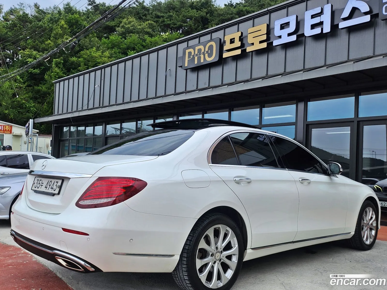 Mercedes-Benz E-Klasse E300 Exclusive 2017 - фотография 18984783