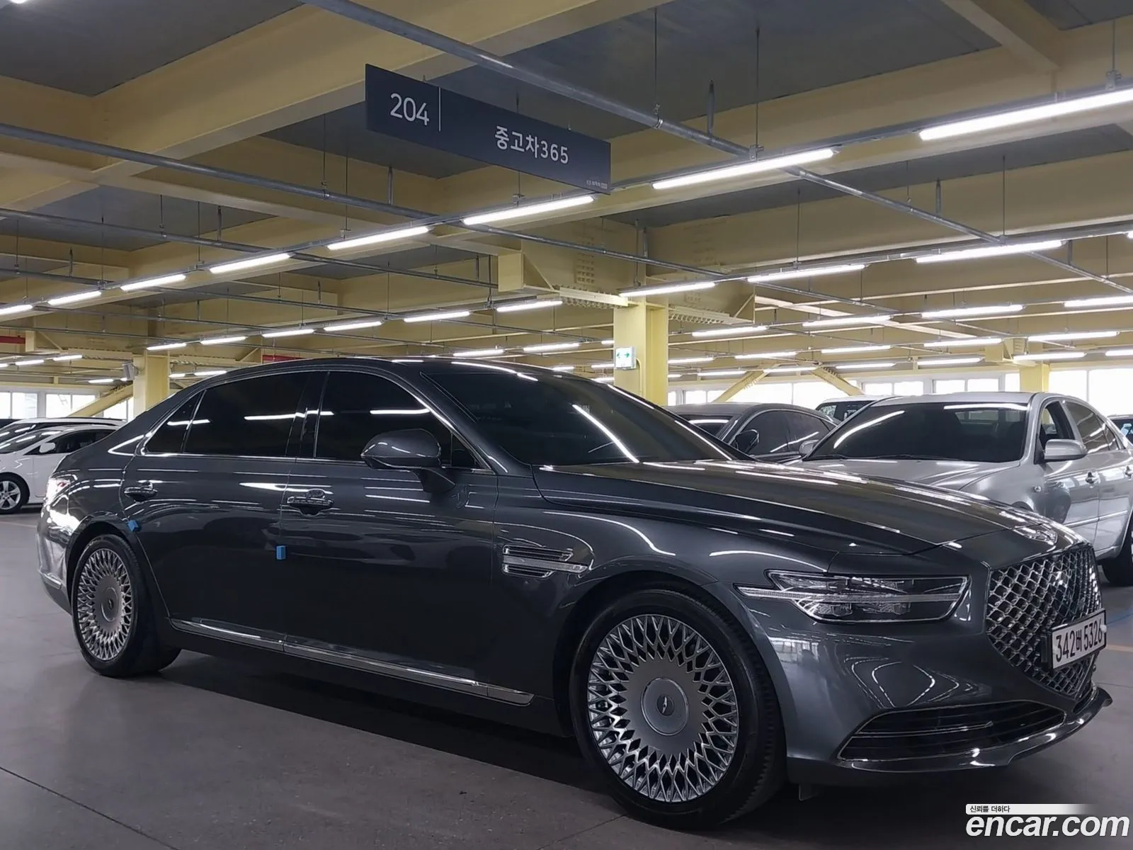 G90 38 Awd Prestige - фотография 12707780