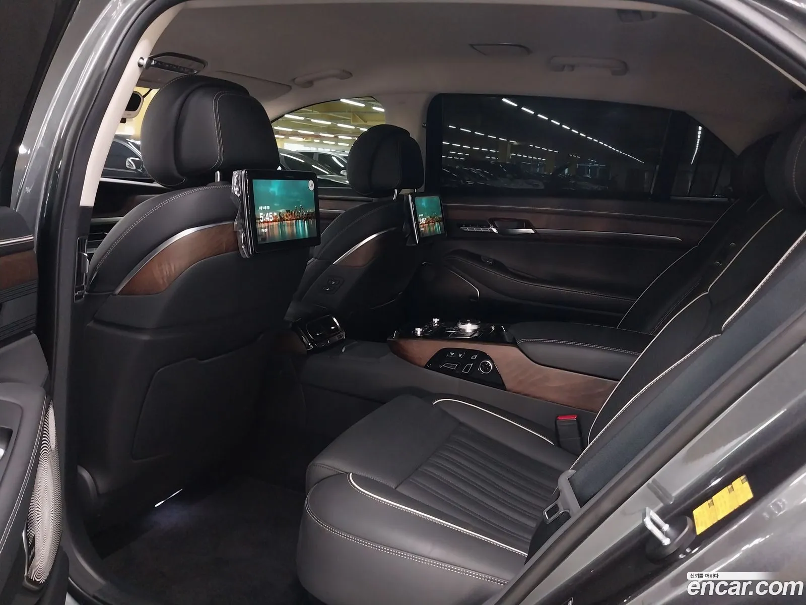 G90 38 Awd Prestige - фотография 12707785