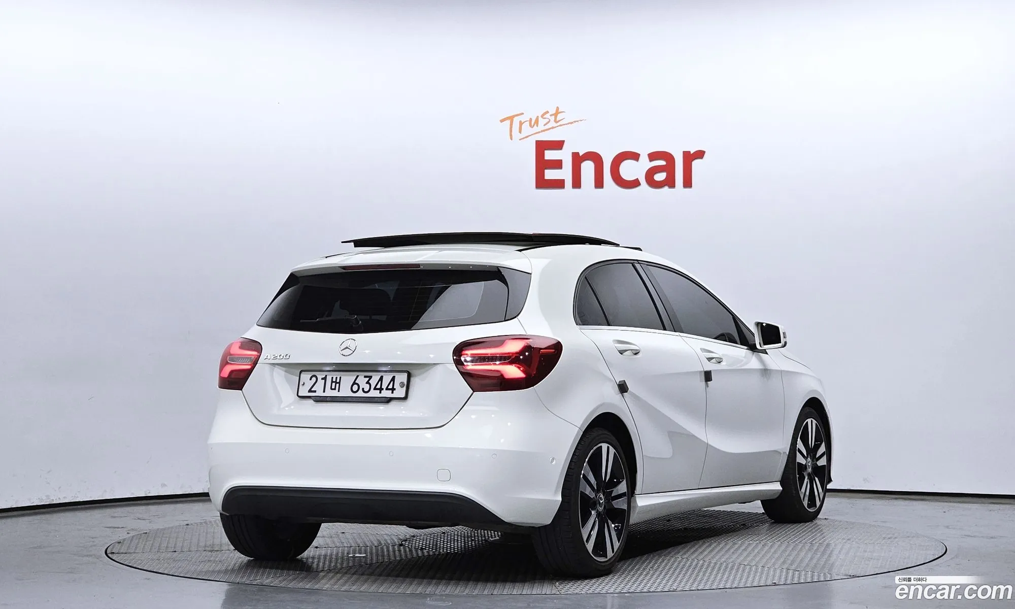 Mercedes-Benz A-Klasse A200 2018 - фотография 11235937