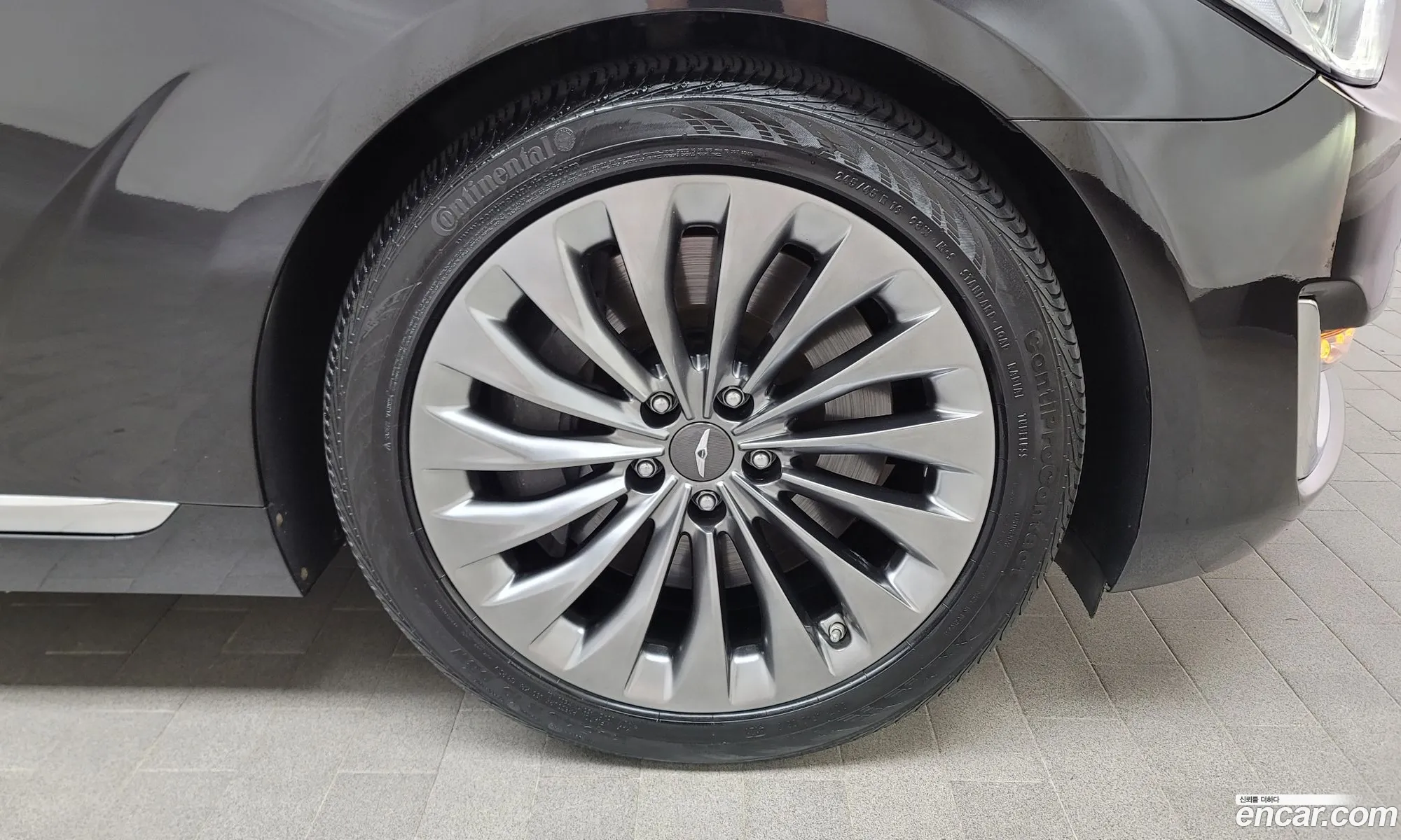 Genesis G90 I 50 Gdi Awd 2018 - фотография 14305600