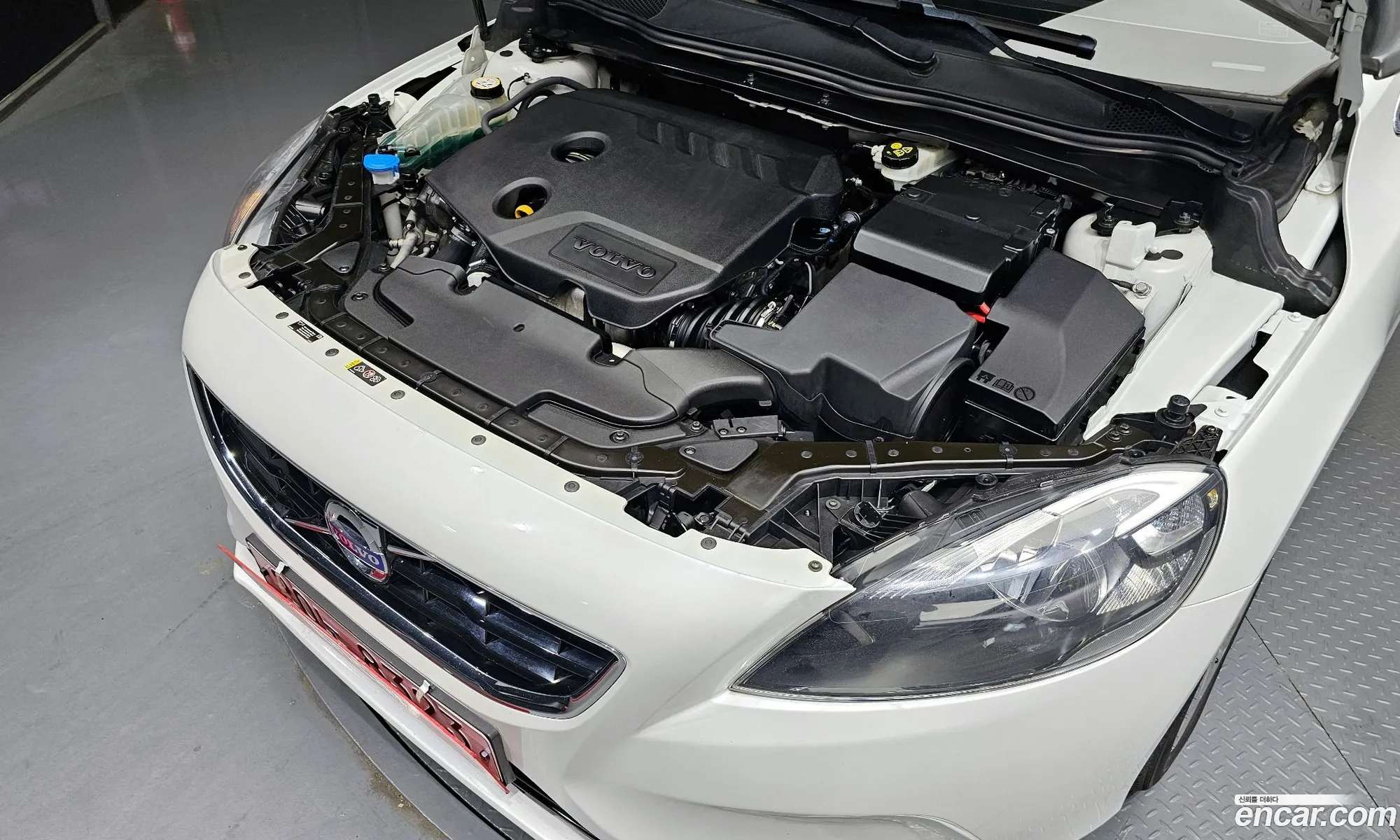 Volvo V40 D2 2Nd Generation - фотография 14715655