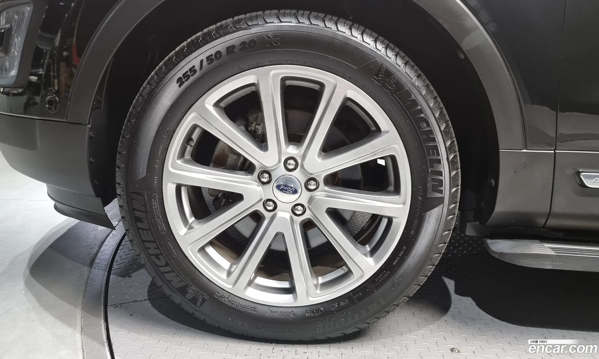 Ford Explorer 23 Limited 4Wd 2017 - фотография 14629557