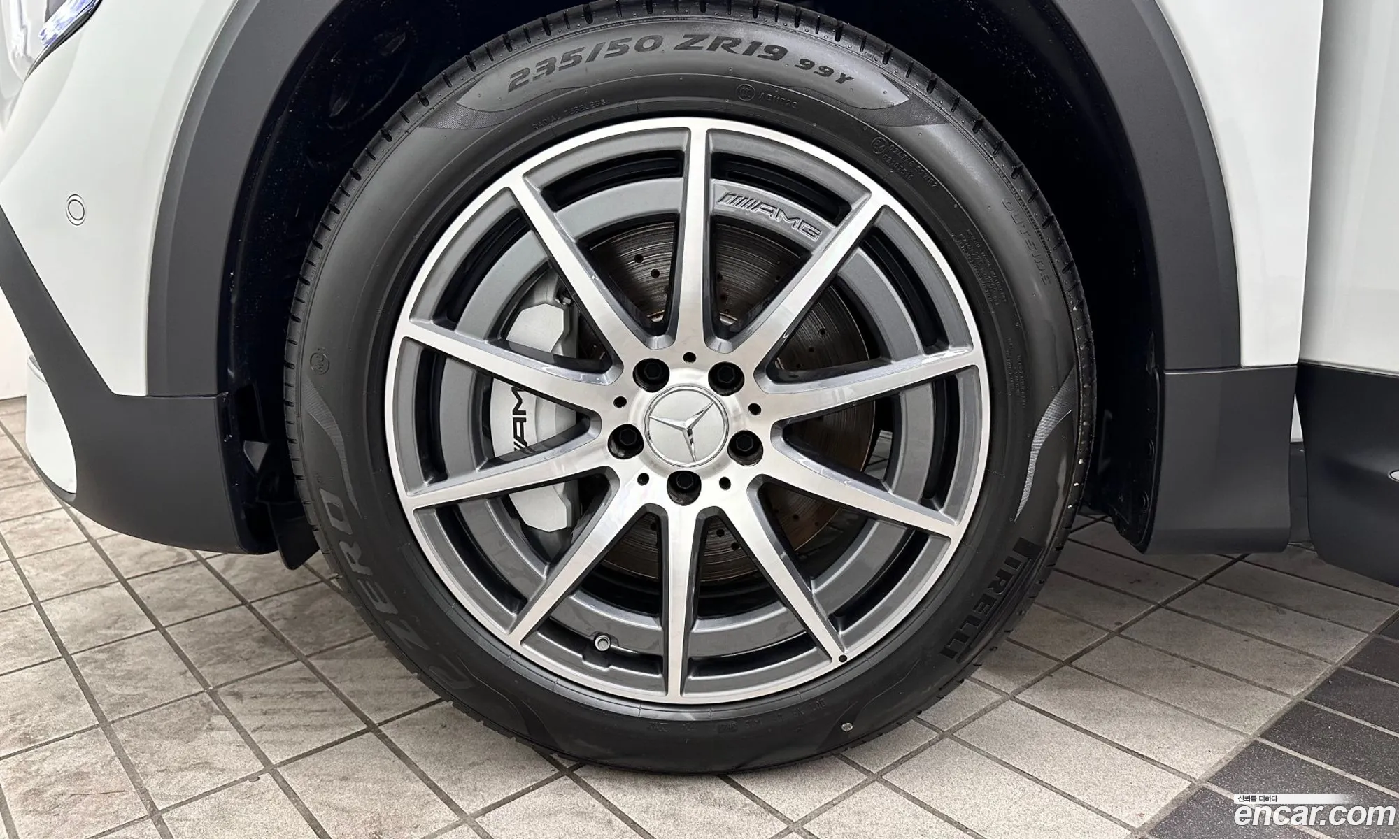 Mercedes-Benz Glb Amg Glb35 4Matic 2023 - фотография 18901560