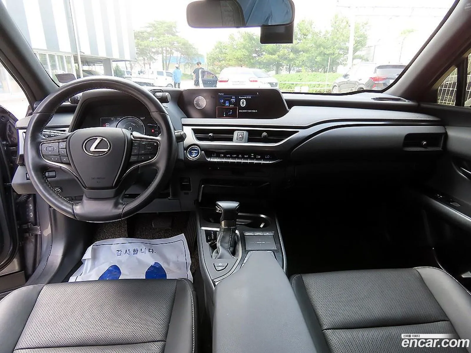 Lexus Ux I 20 2Wd 2019 - фотография 3738480