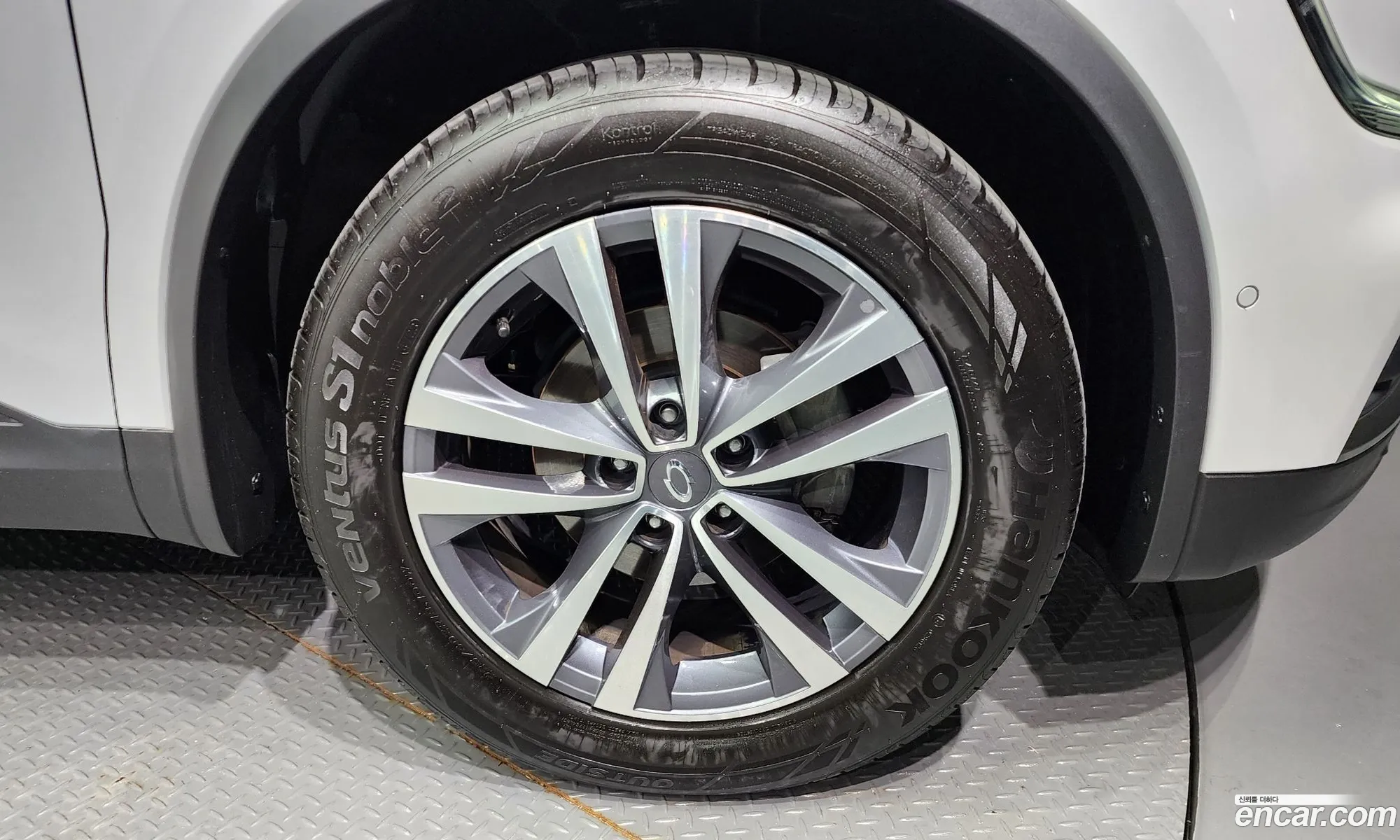 Renault Samsung Qm6 20 Lpe Le 2Wd 2020 - фотография 4357831
