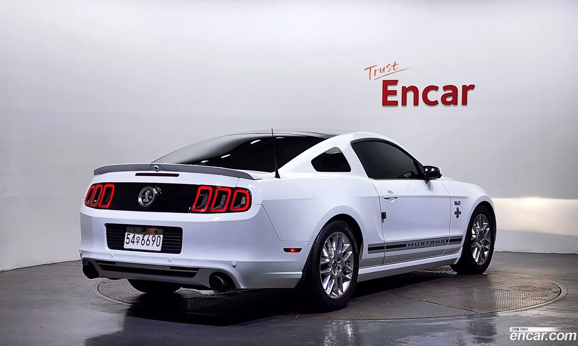 Ford Mustang Coupe 2014 - фотография 14629530
