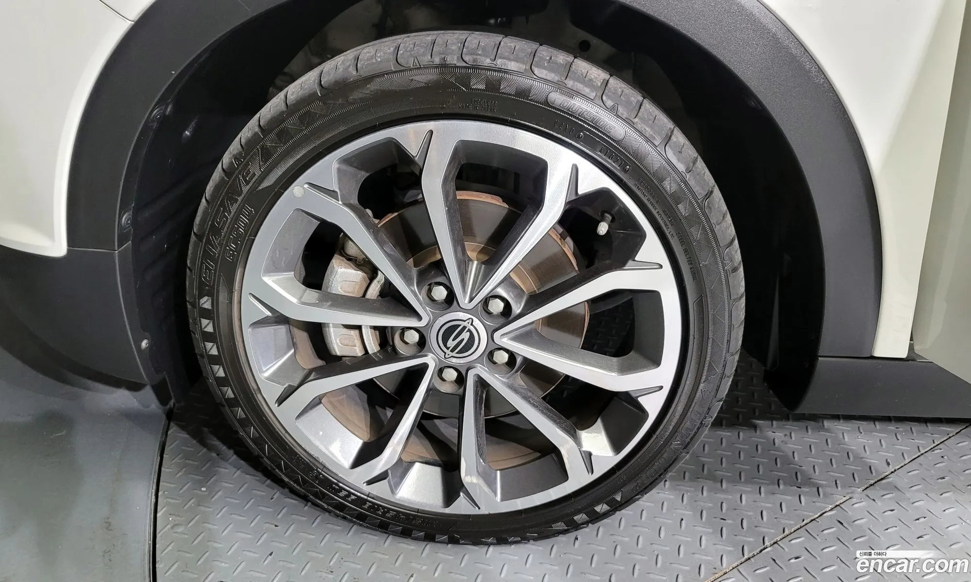 Ssangyong Tivoli Tivoli Lx 2Wd 2017 - фотография 14870451