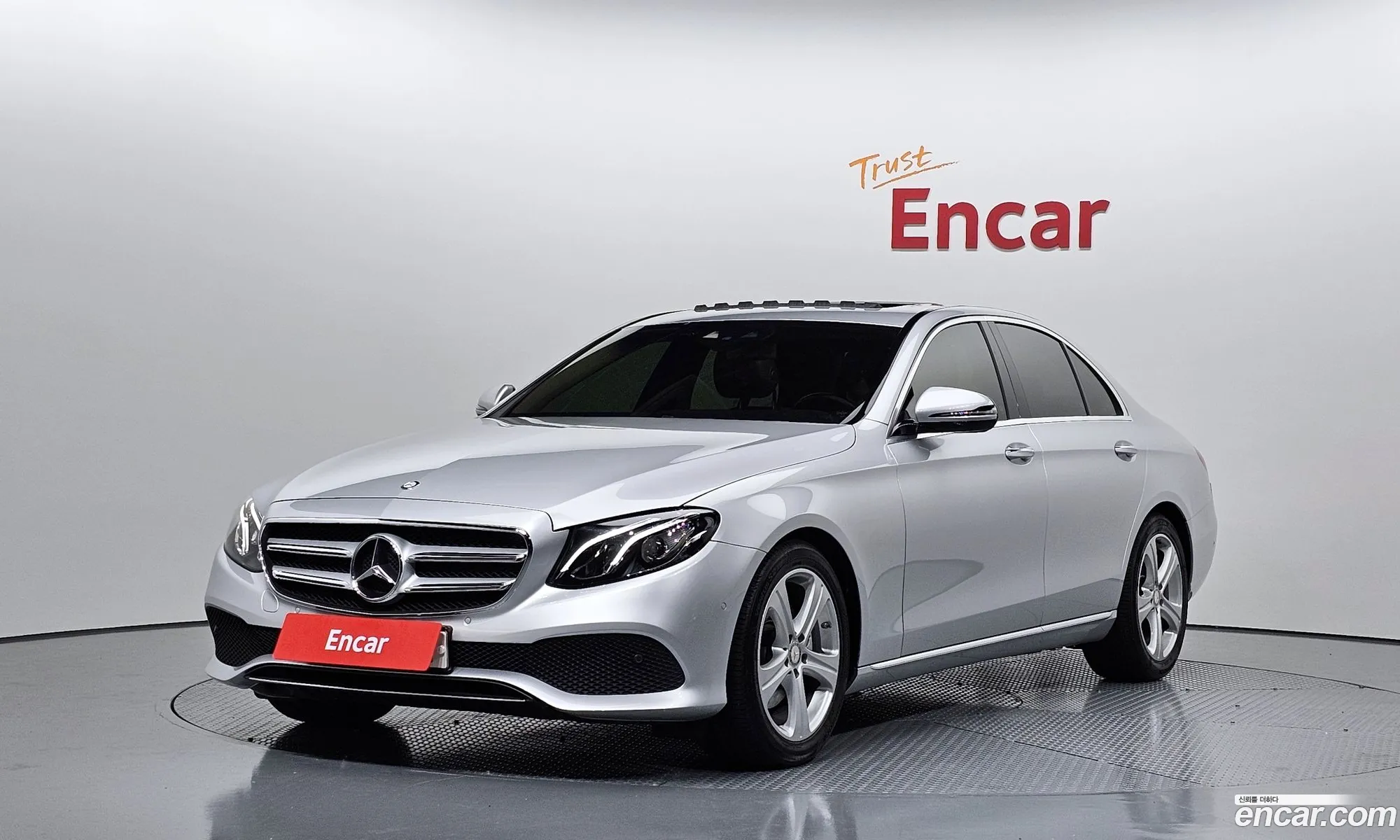 Mercedes-Benz E-Klasse E200 Avant Garde 2017 - фотография 18822360