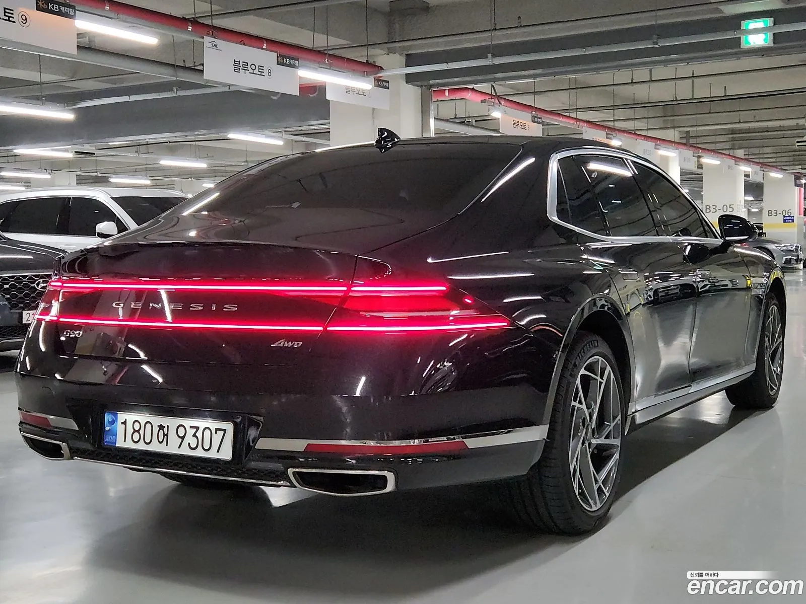 Genesis G90 Gasoline 35 Turbo Awd 2023 - фотография 370010