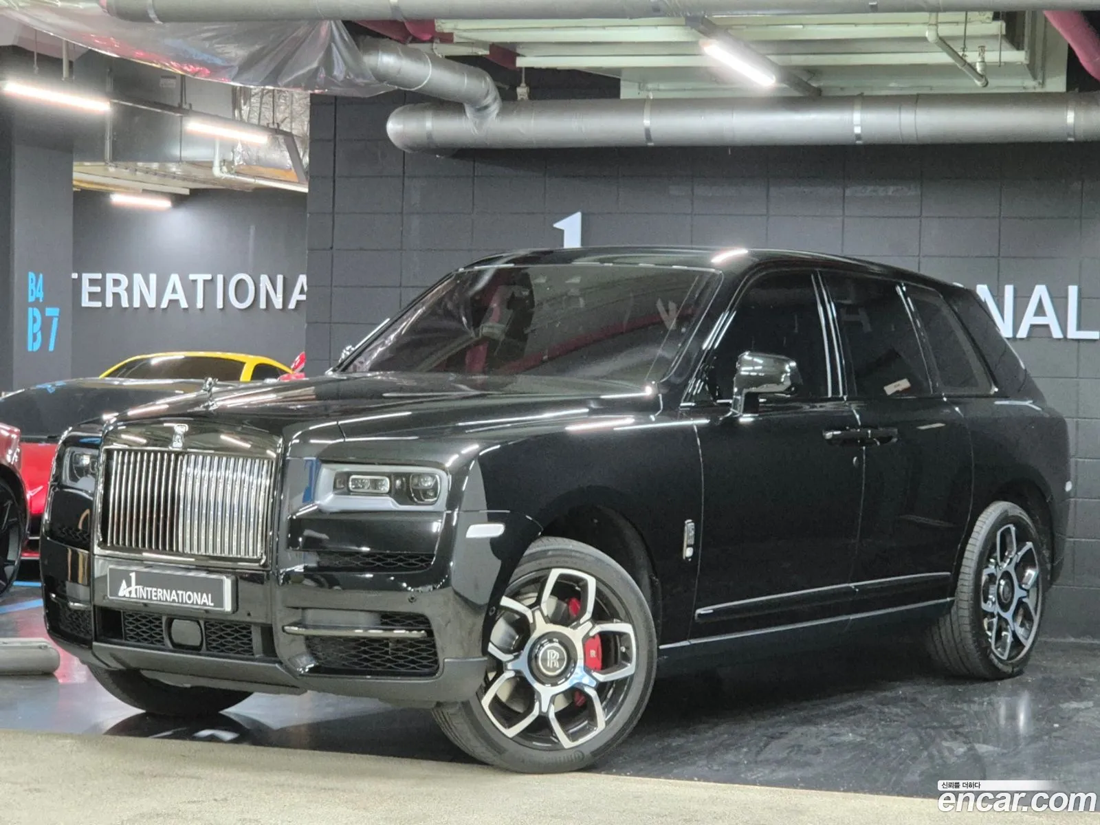 Rolls-Royce Cullinan Cullinan 67 V12 Black Badge 2021 - фотография 3507851