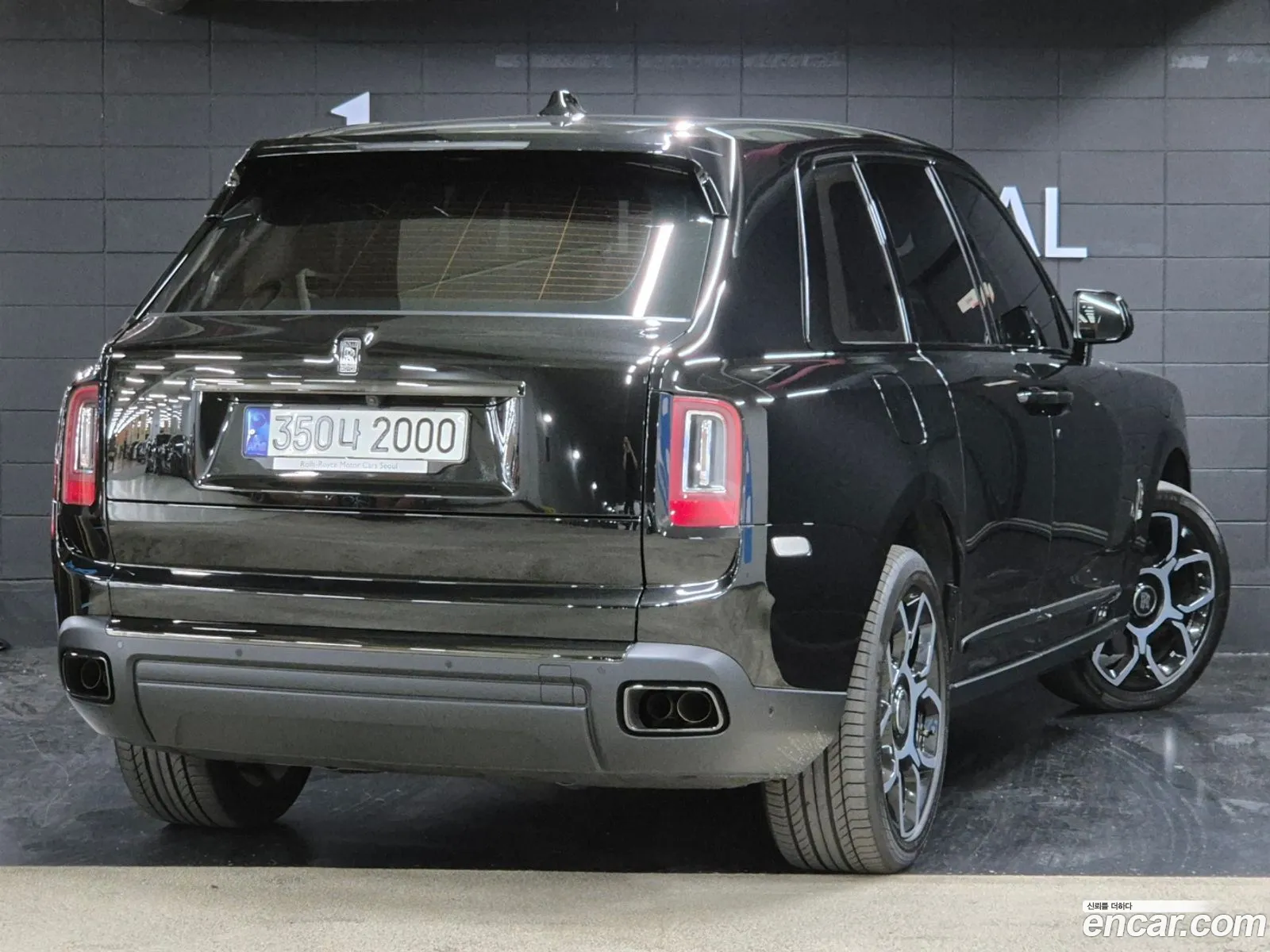 Rolls-Royce Cullinan Cullinan 67 V12 Black Badge 2021 - фотография 3507854