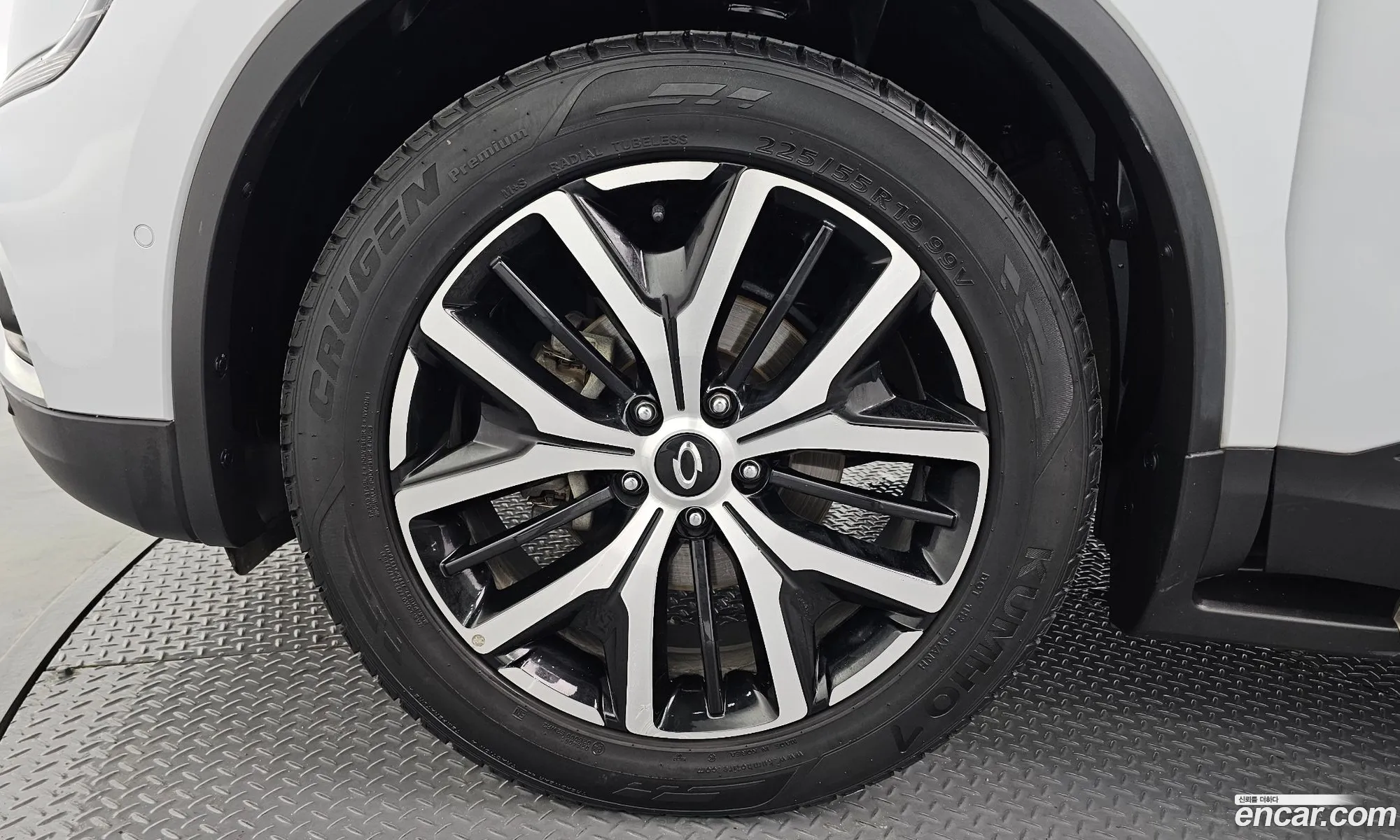 Renault Samsung Qm6 20 Lpe Re Signature 2Wd 2020 - фотография 4636235