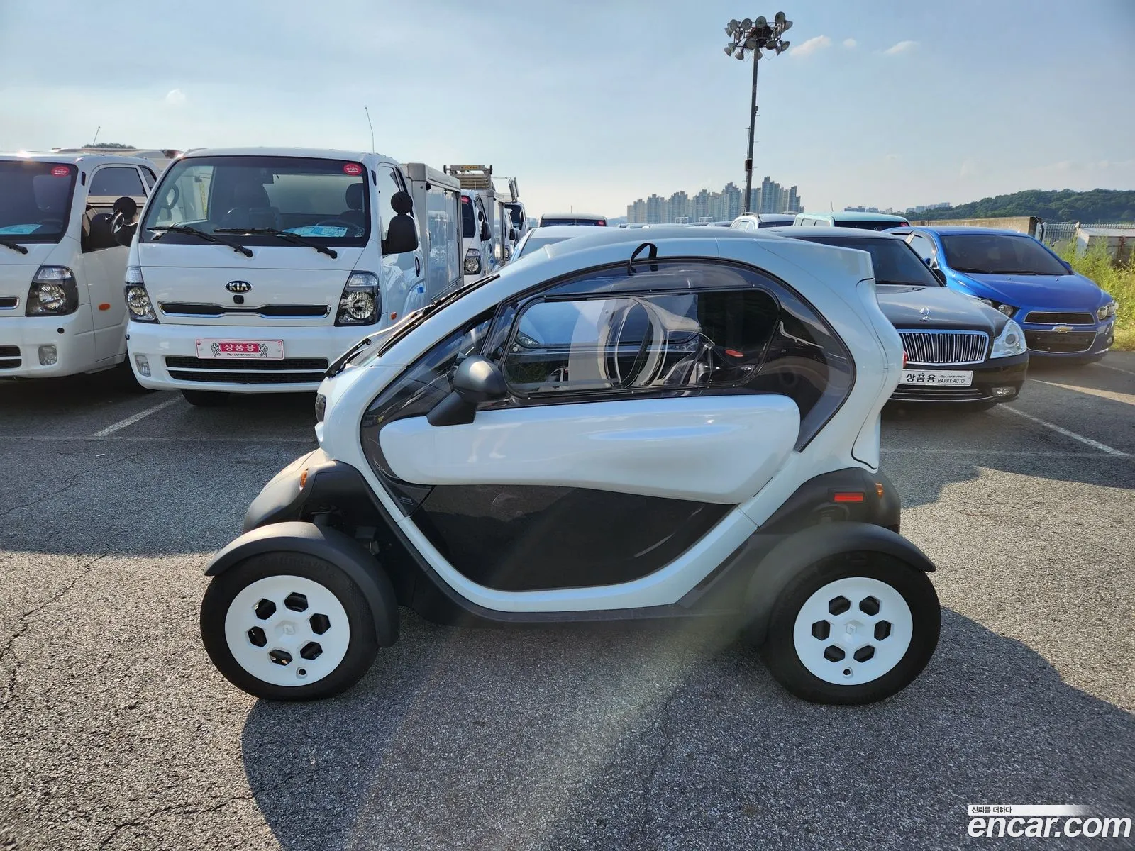 Renault Samsung Twizy Cargo 1 Seater  Trunk 2019 - фотография 4765626