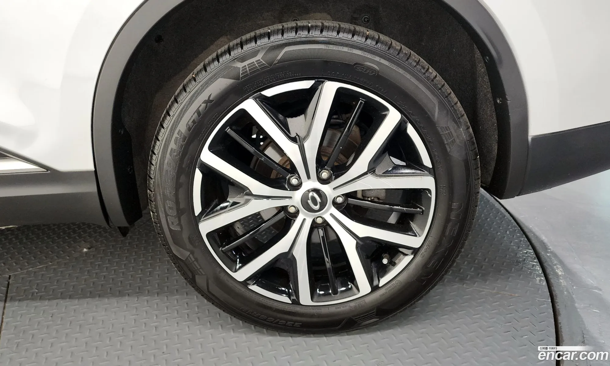 Renault Samsung Qm6 20 Gde Re Signature 2Wd 2020 - фотография 4683412
