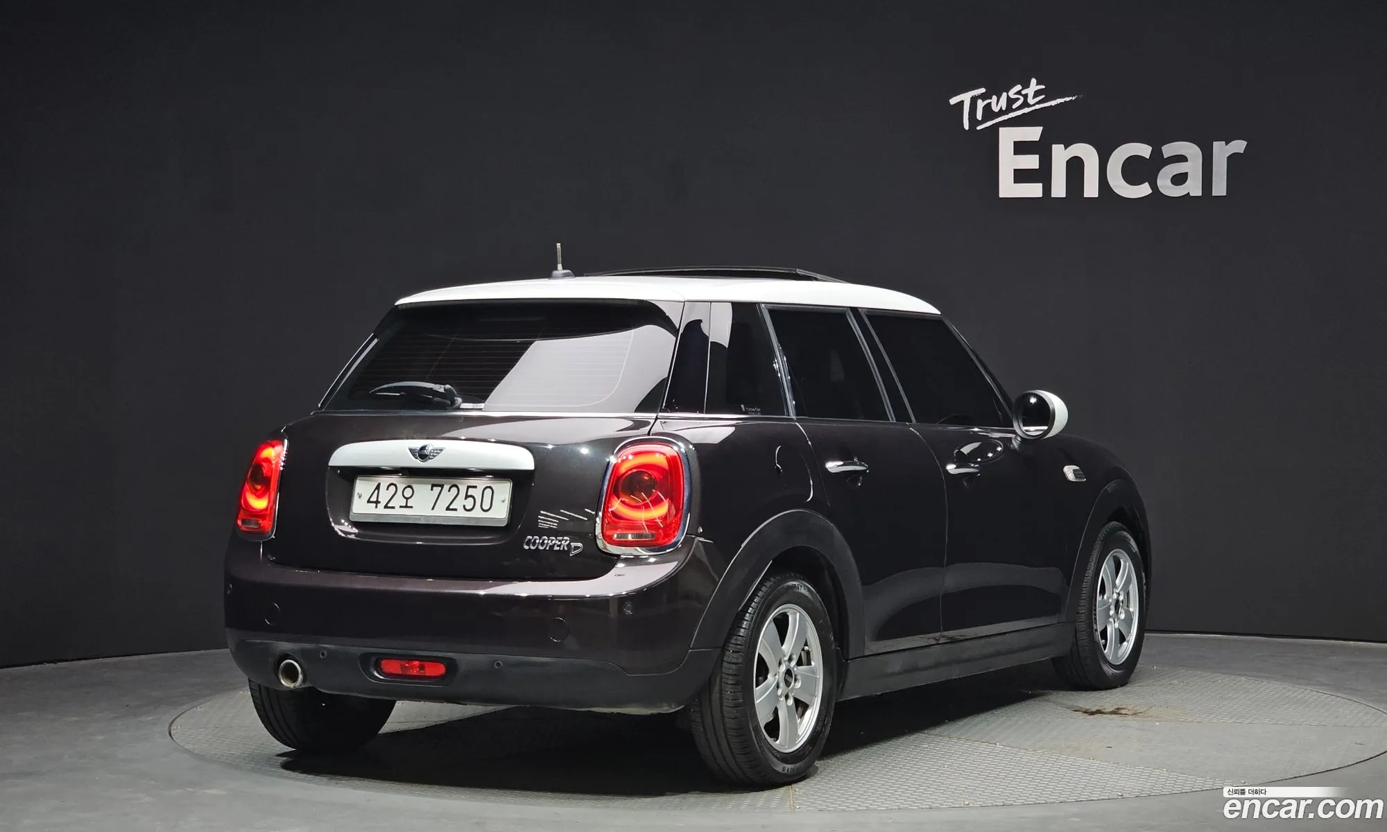 Mini Cooper 5 Door Mid 2015 - фотография 11179588