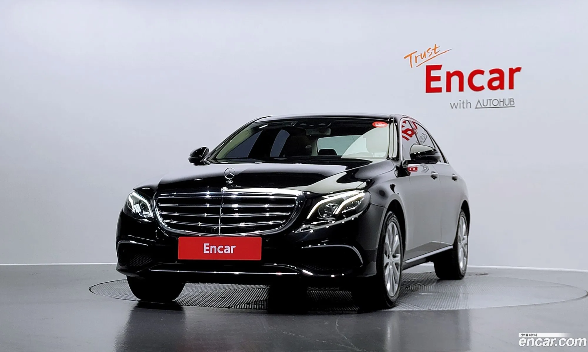 Mercedes-Benz E-Klasse E300 4Matic Exclusive 2017 - фотография 18698872