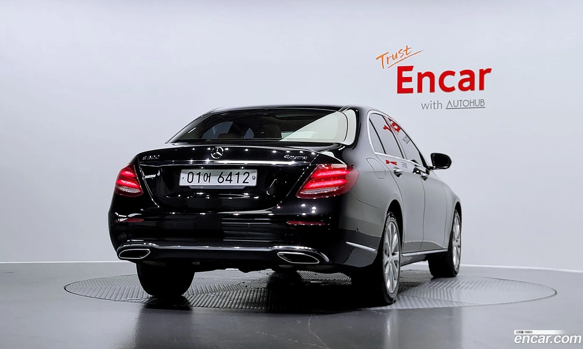 Mercedes-Benz E-Klasse E300 4Matic Exclusive 2017 - фотография 18698873