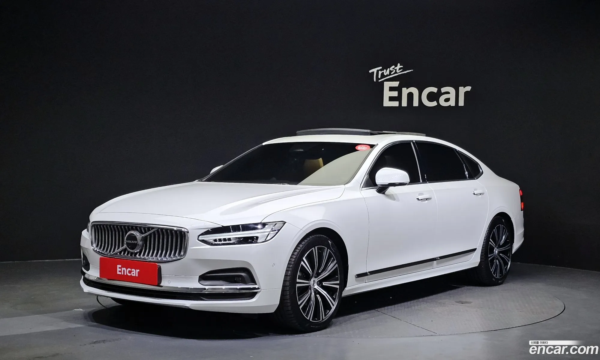 Volvo S90 B5 Ultimate Bright 2023 - фотография 3642401