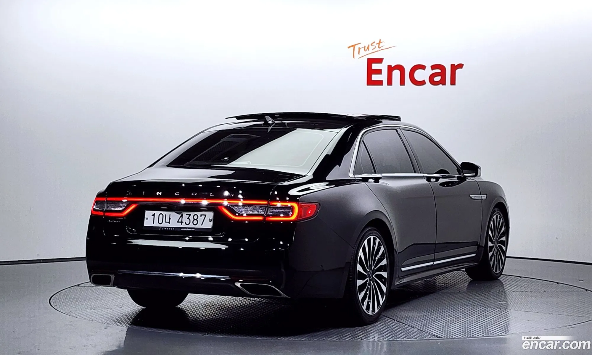 Lincoln Continental X 30 Presidential Awd 2018 - фотография 3738241
