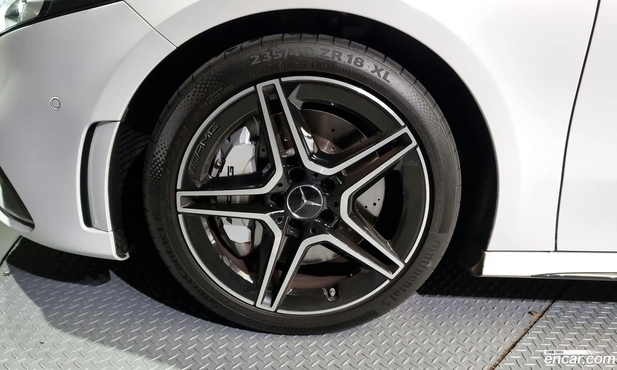 Mercedes A-Class W177 Amg A35 4Matic Sedan - фотография 18936931