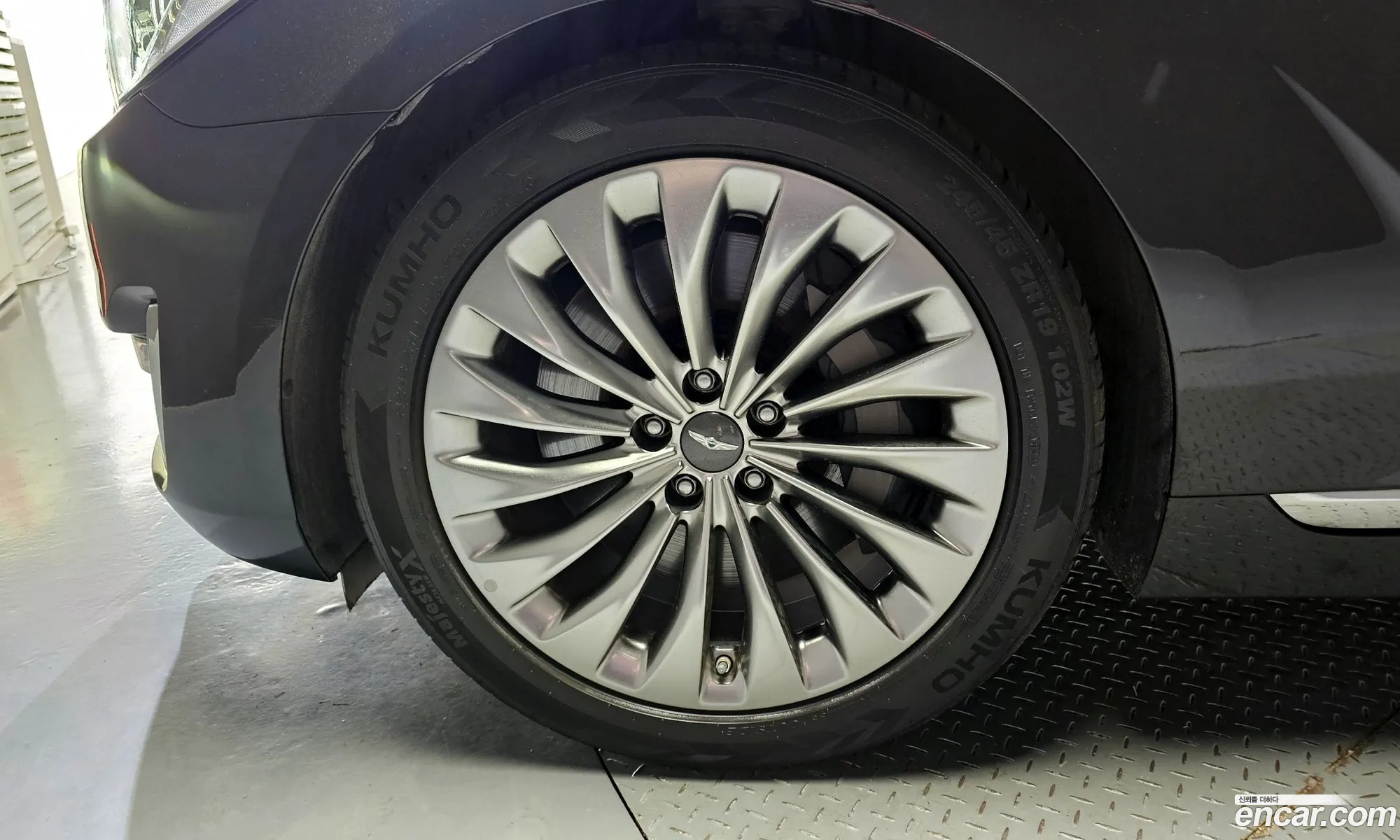 Genesis G90 I 50 Gdi Awd 2018 - фотография 197352
