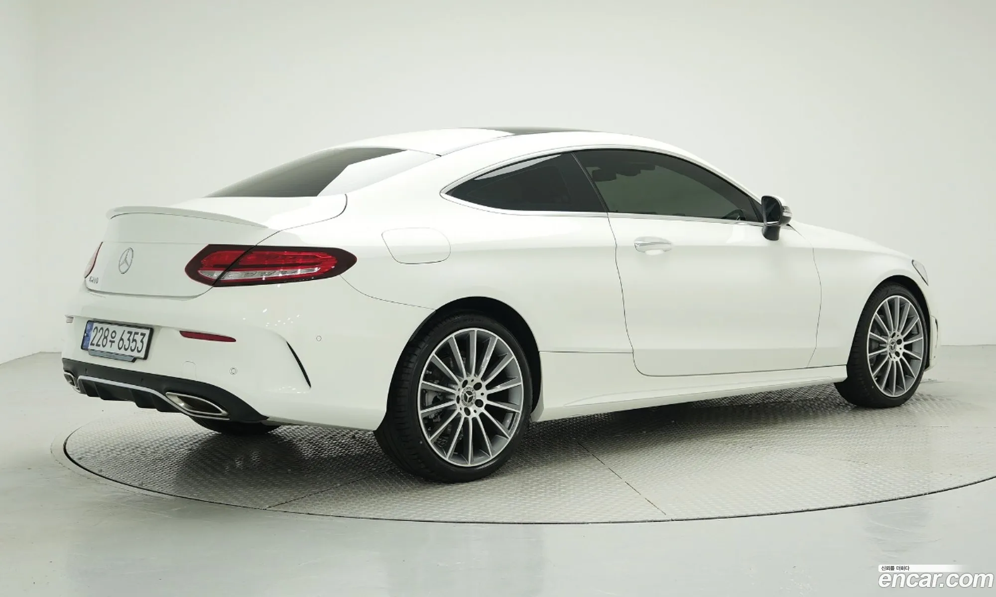 Mercedes-Benz C-Klasse C200 Coupe 2023 - фотография 18944004