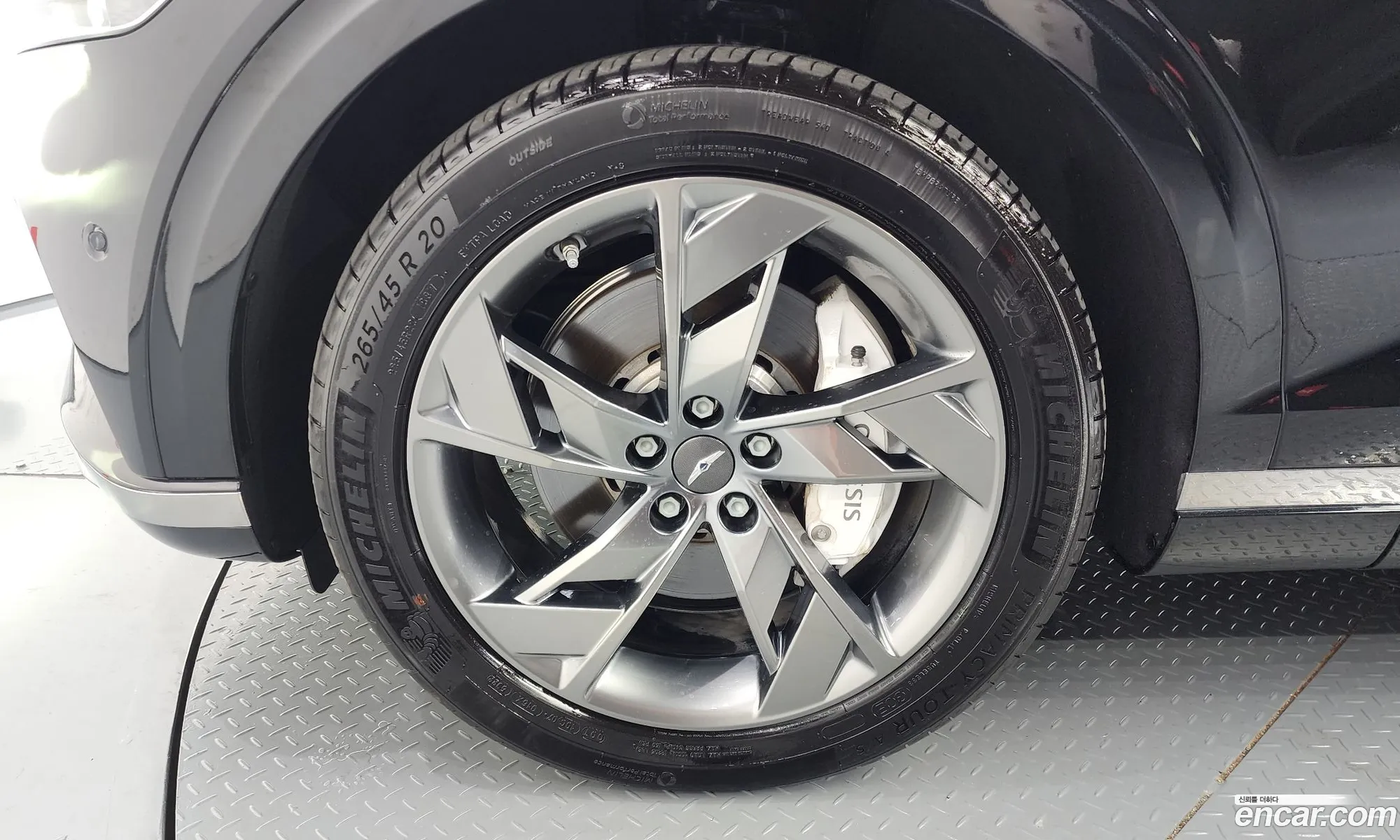 Genesis Gv70 E-Awd 2024 - фотография 17389504
