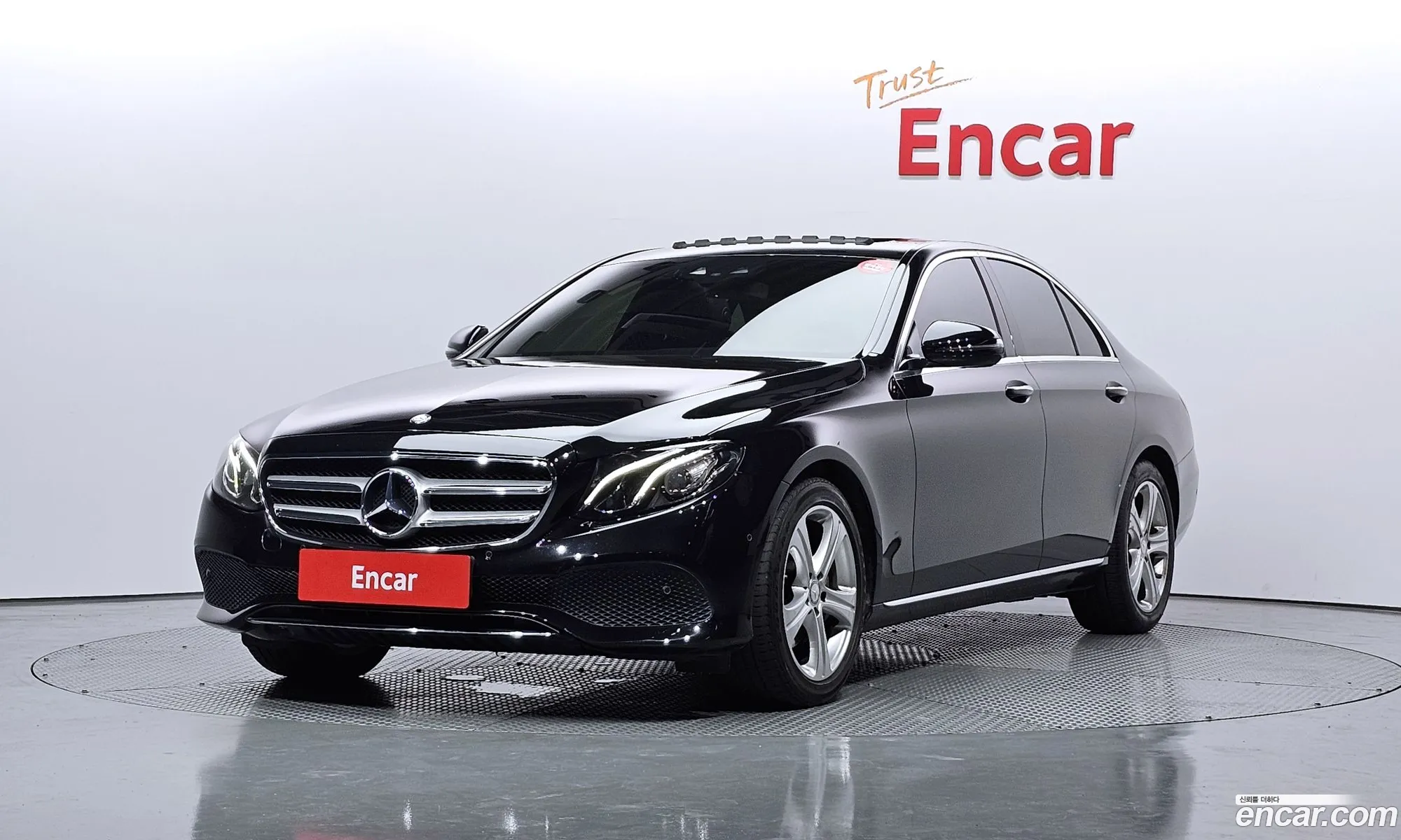 Mercedes-Benz E-Klasse E200 Avant Garde 2017 - фотография 18944027