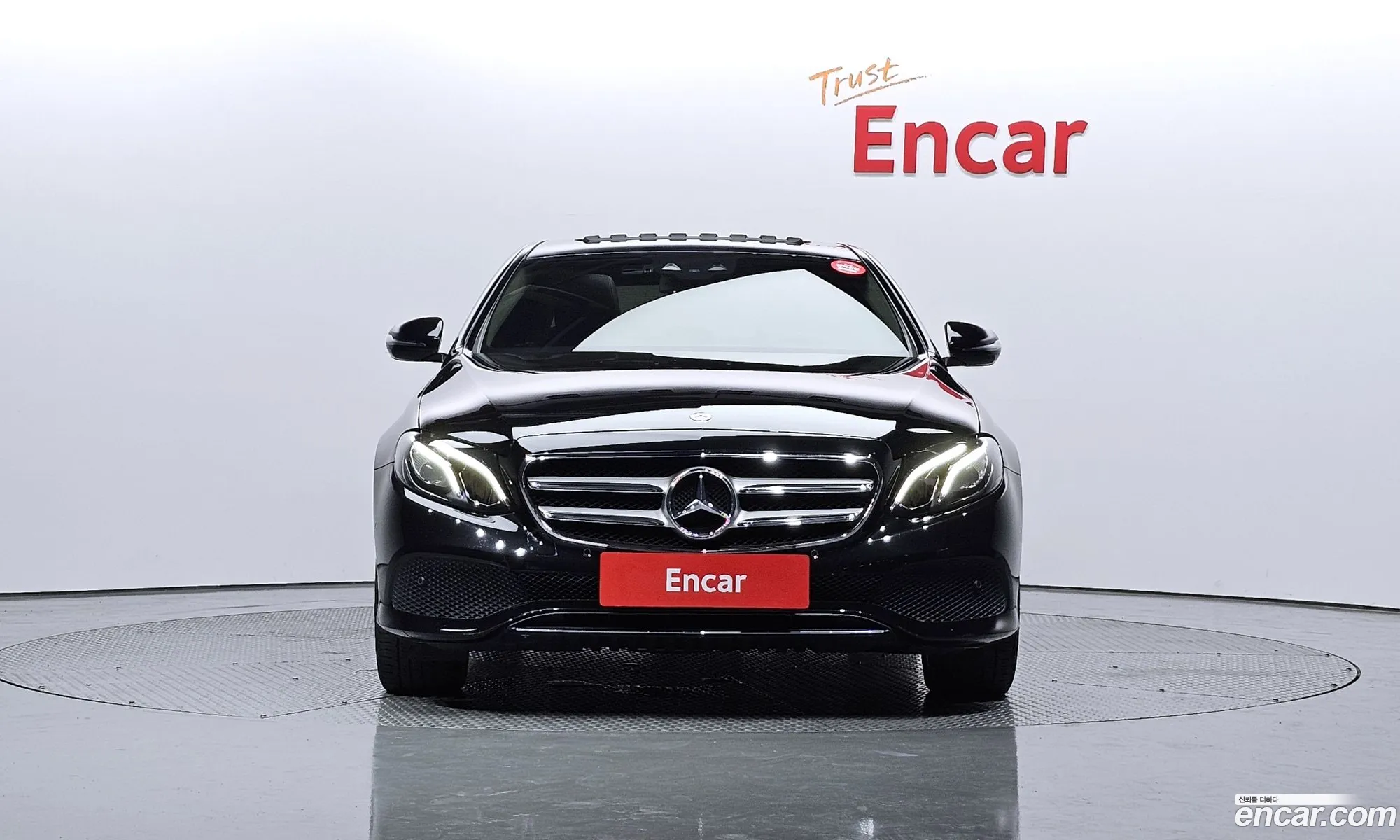 Mercedes-Benz E-Klasse E200 Avant Garde 2017 - фотография 18944029