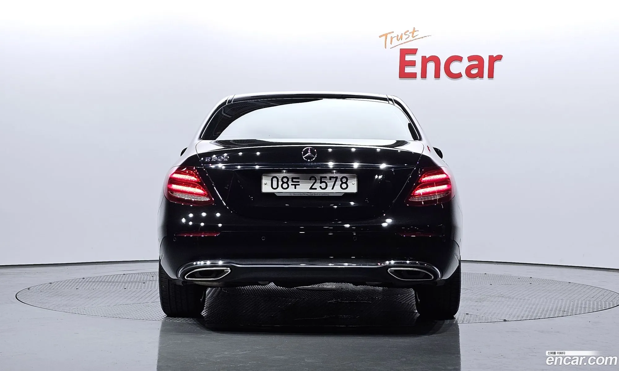 Mercedes-Benz E-Klasse E200 Avant Garde 2017 - фотография 18944030