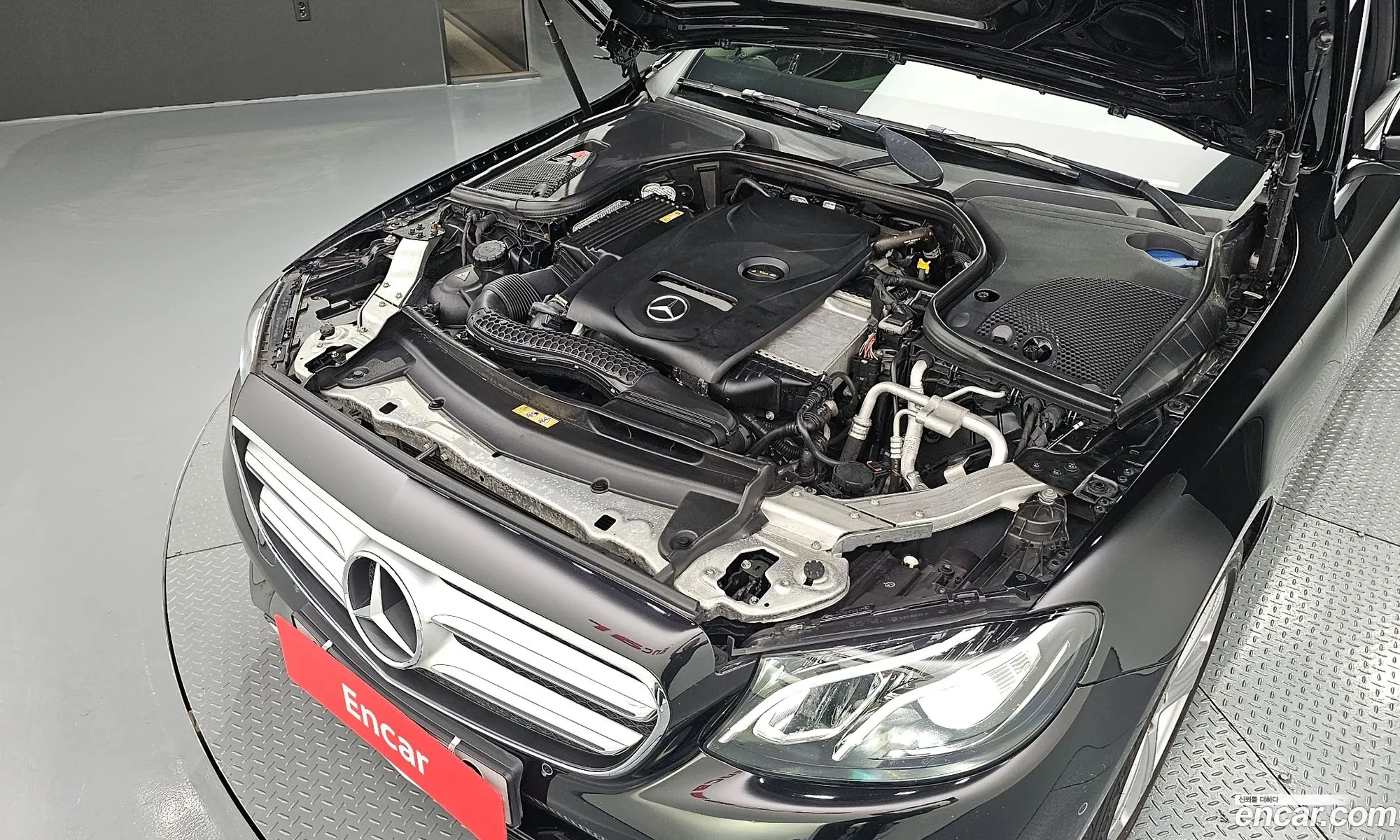 Mercedes-Benz E-Klasse E200 Avant Garde 2017 - фотография 18944032