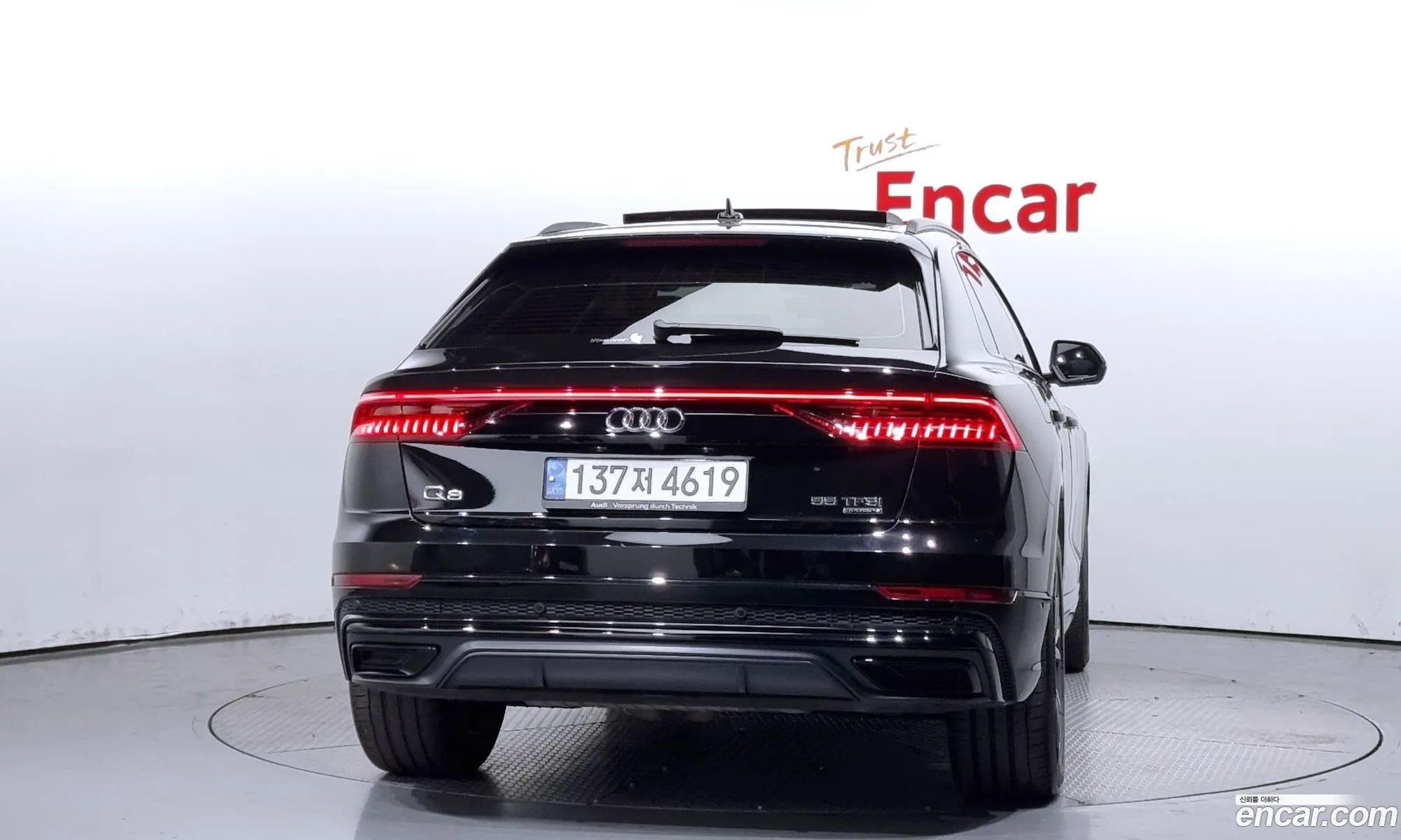 Audi Q8 I 55 Tfsi Quattro Premium 2022 - фотография 29078