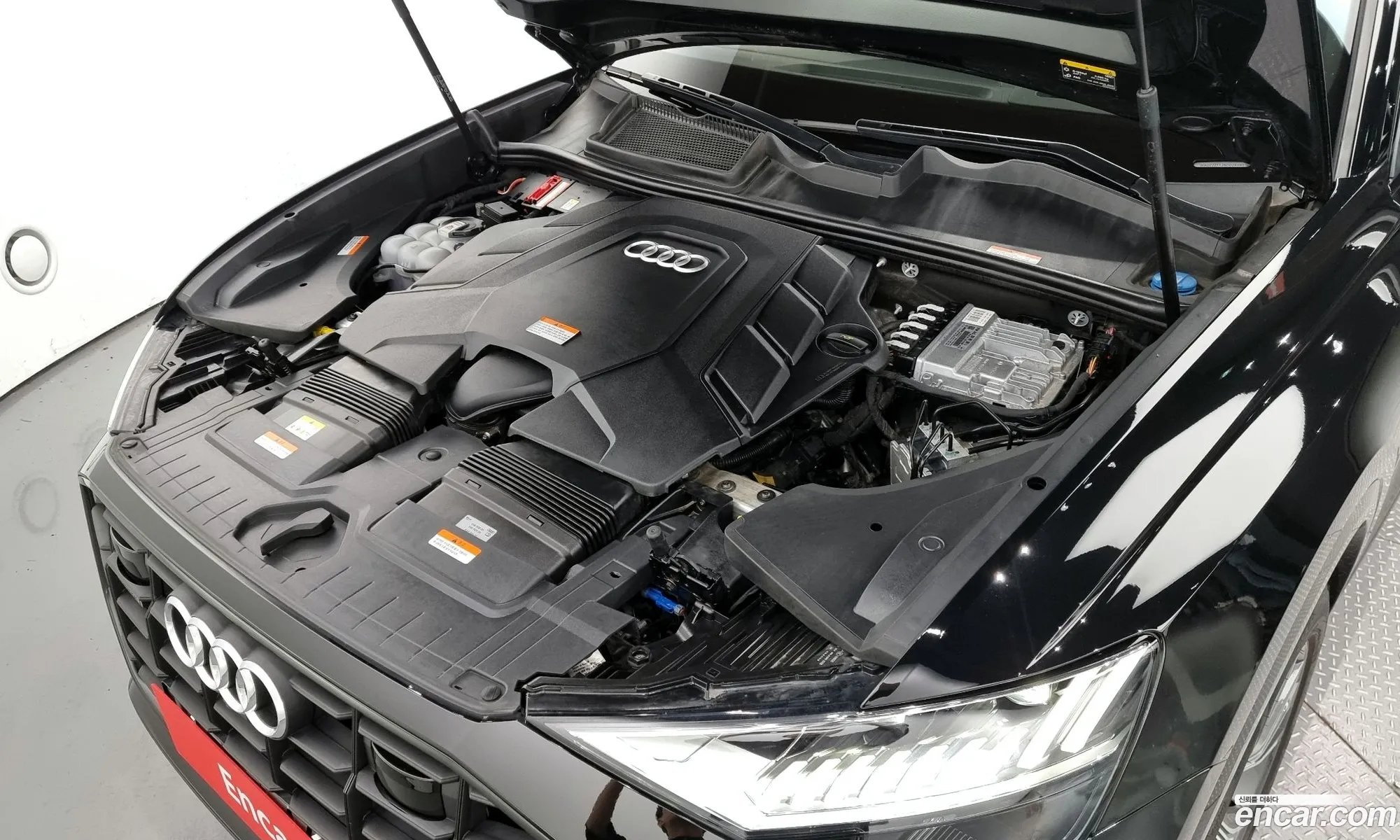 Audi Q8 I 55 Tfsi Quattro Premium 2022 - фотография 29080