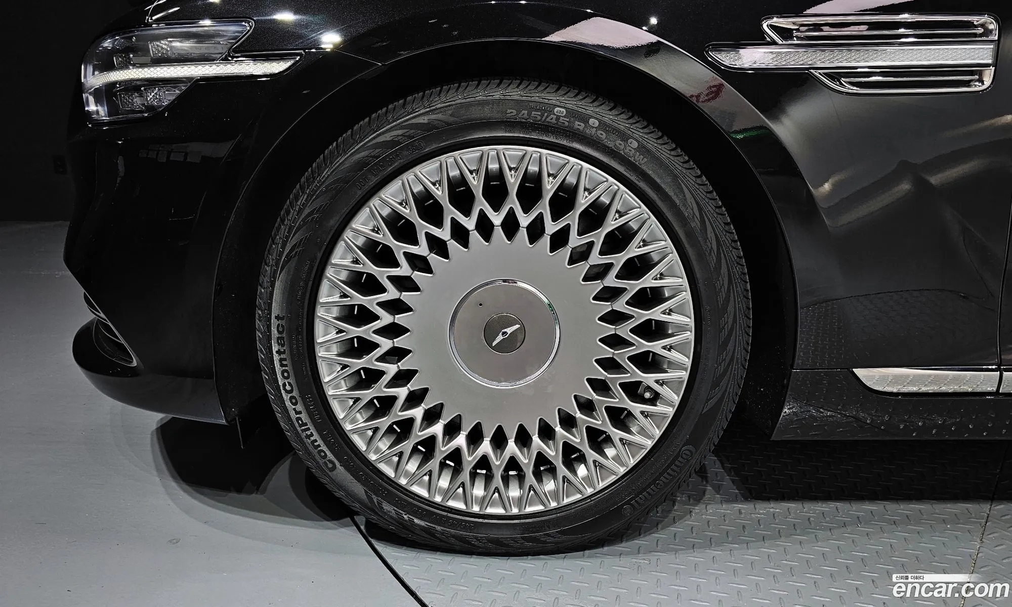 Genesis G90 I 38 Awd 2021 - фотография 17958575