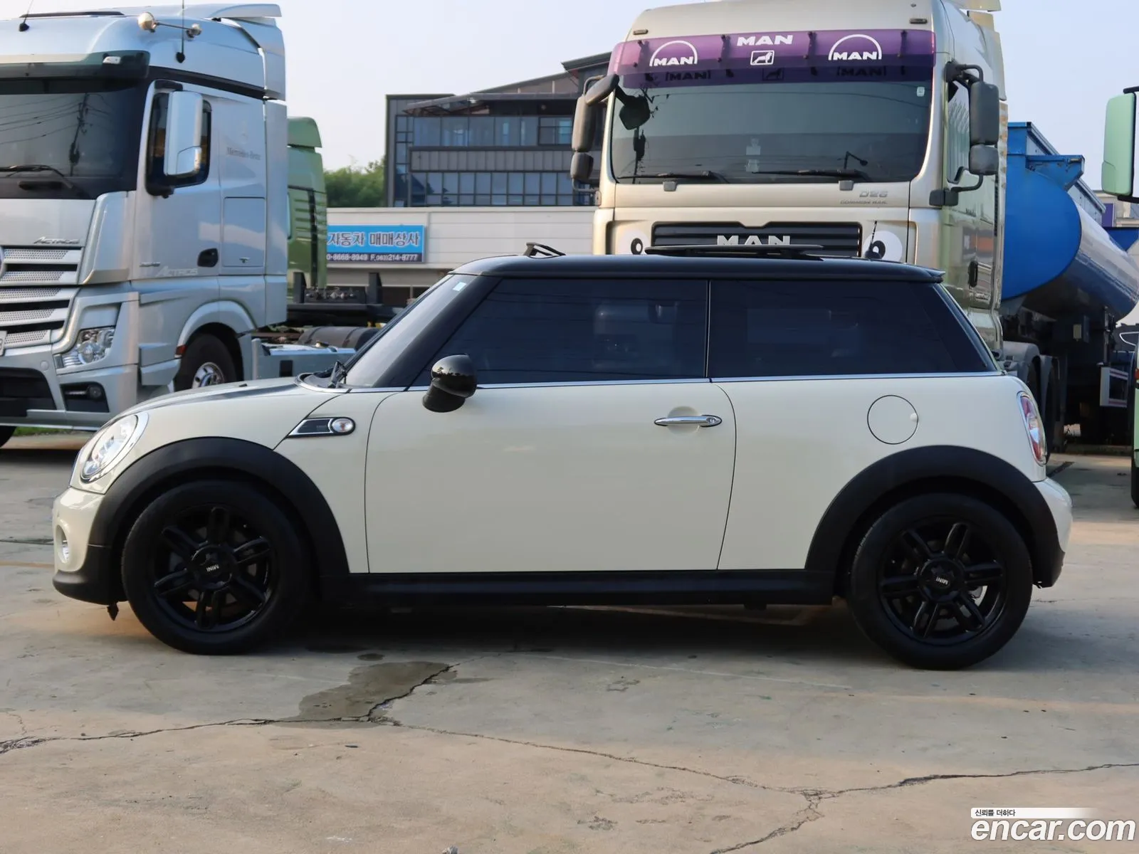 Mini Cooper Baker Street 2013 - фотография 11179601