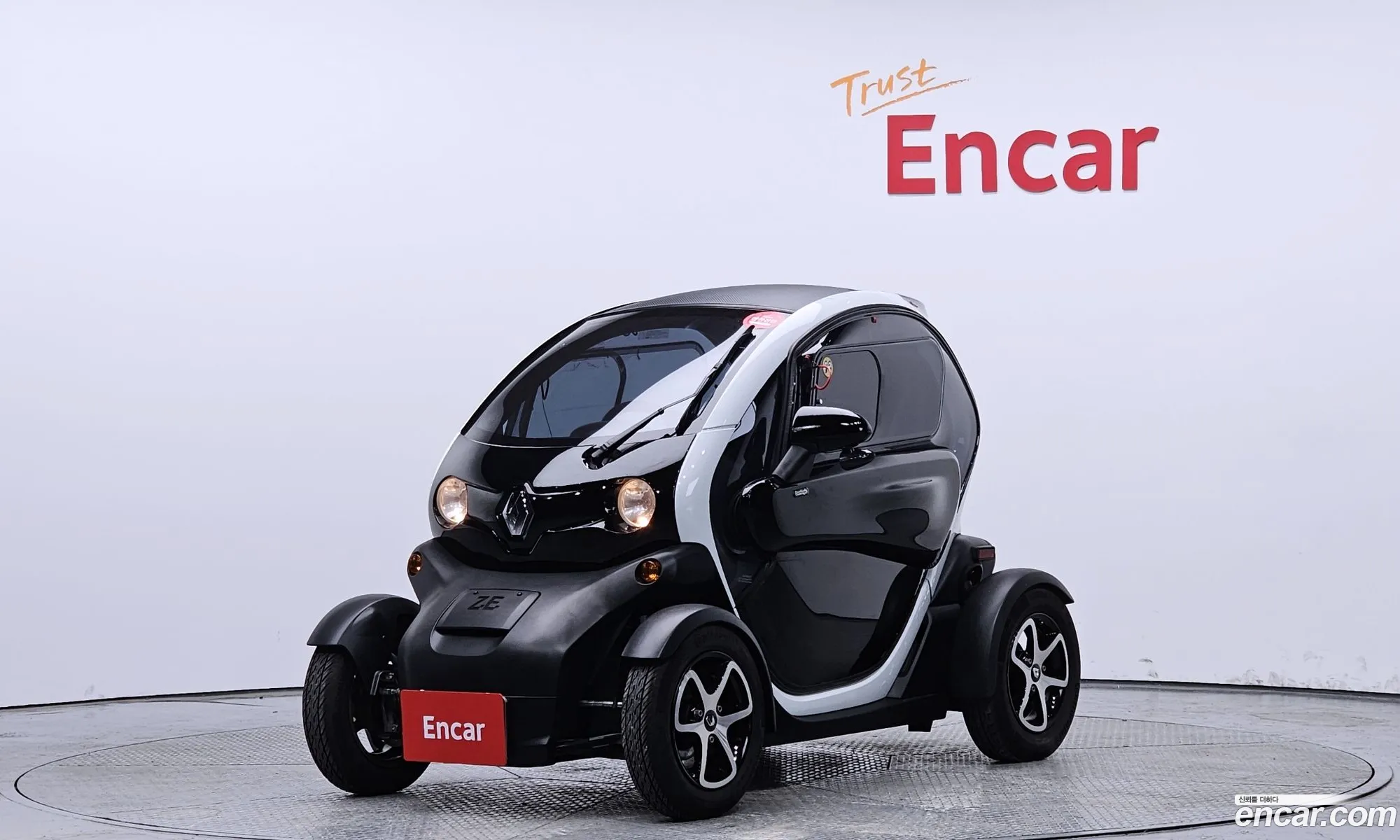 Renault Samsung Twizy Intense 2-Seater 2018 - фотография 4530420