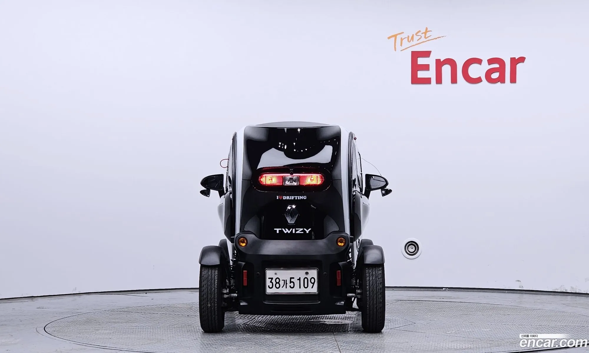 Renault Samsung Twizy Intense 2-Seater 2018 - фотография 4530423