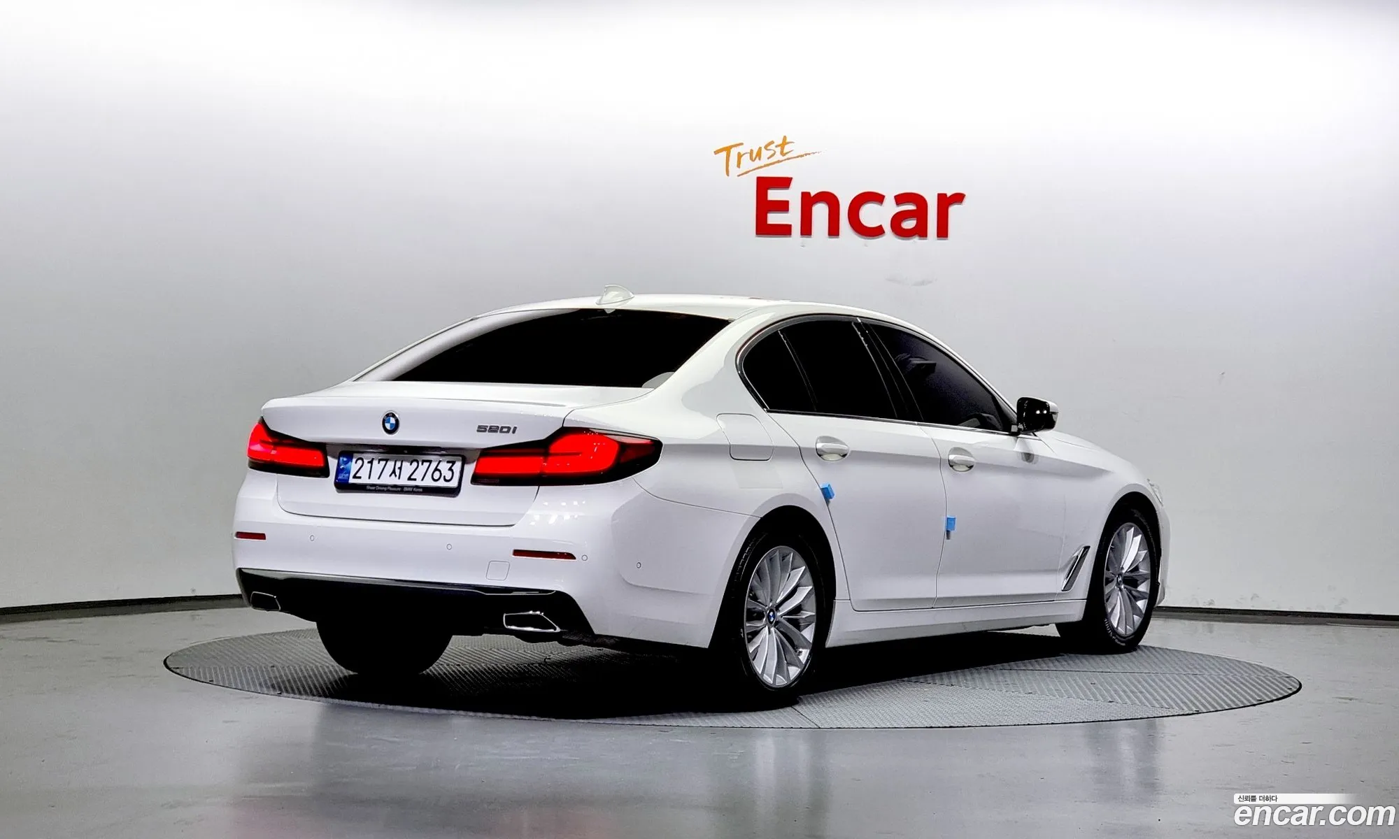 BMW 5 Series G30 520I Luxury - фотография 965252