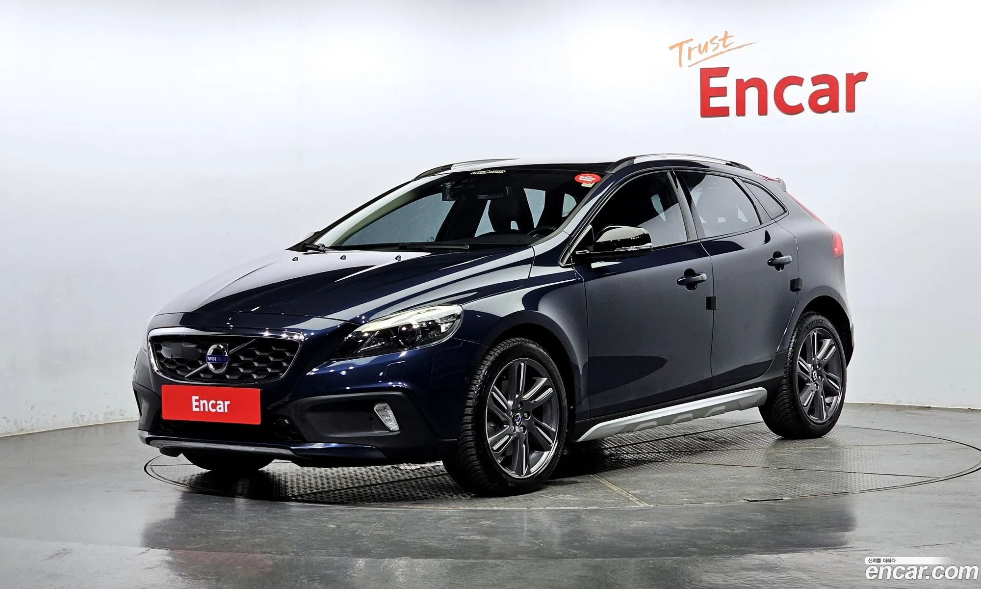 Volvo V40 Cross Country D4 - фотография 6107015