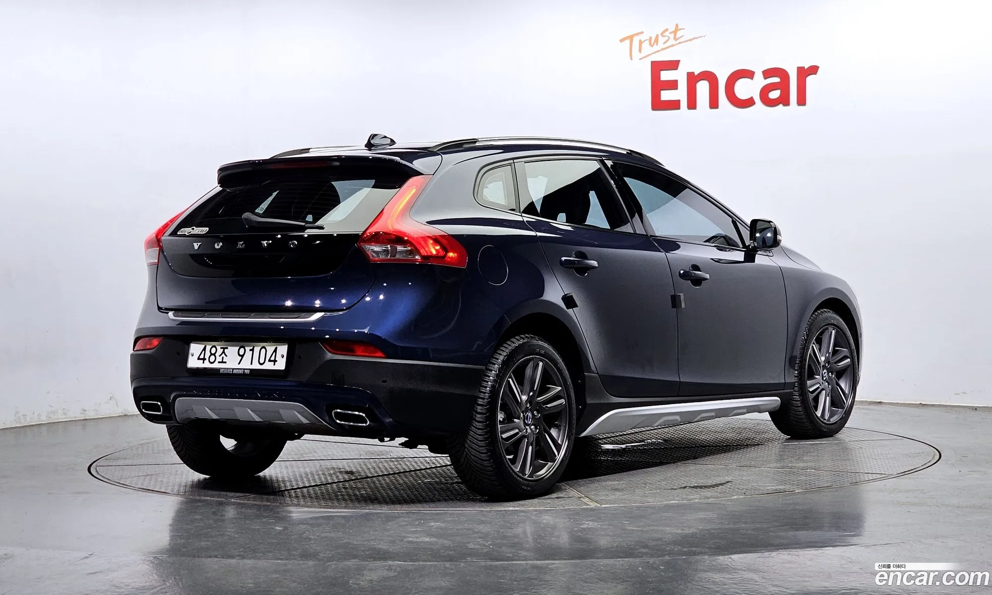 Volvo V40 Cross Country D4 - фотография 6107016