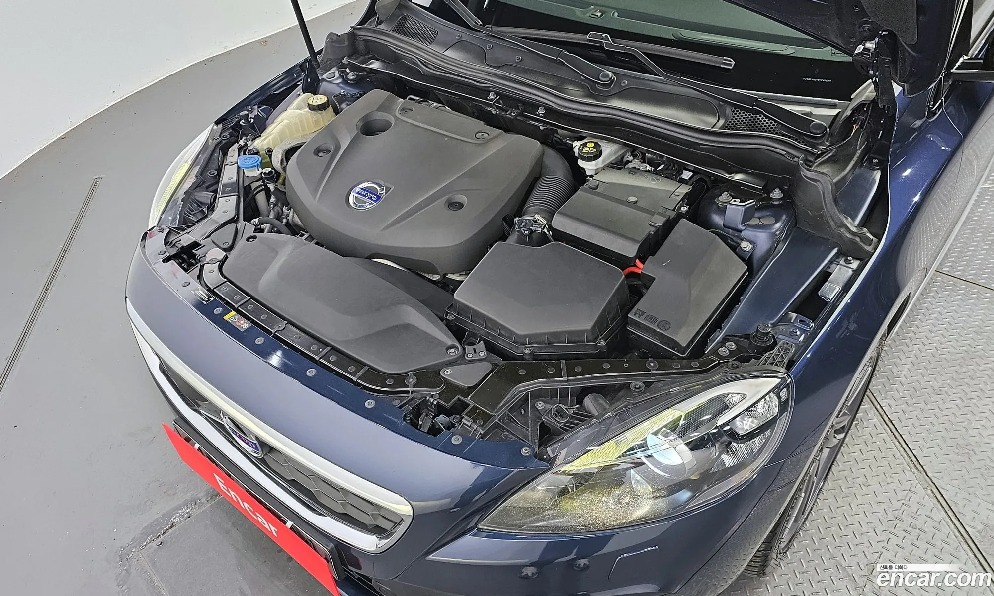 Volvo V40 Cross Country D4 - фотография 6107020