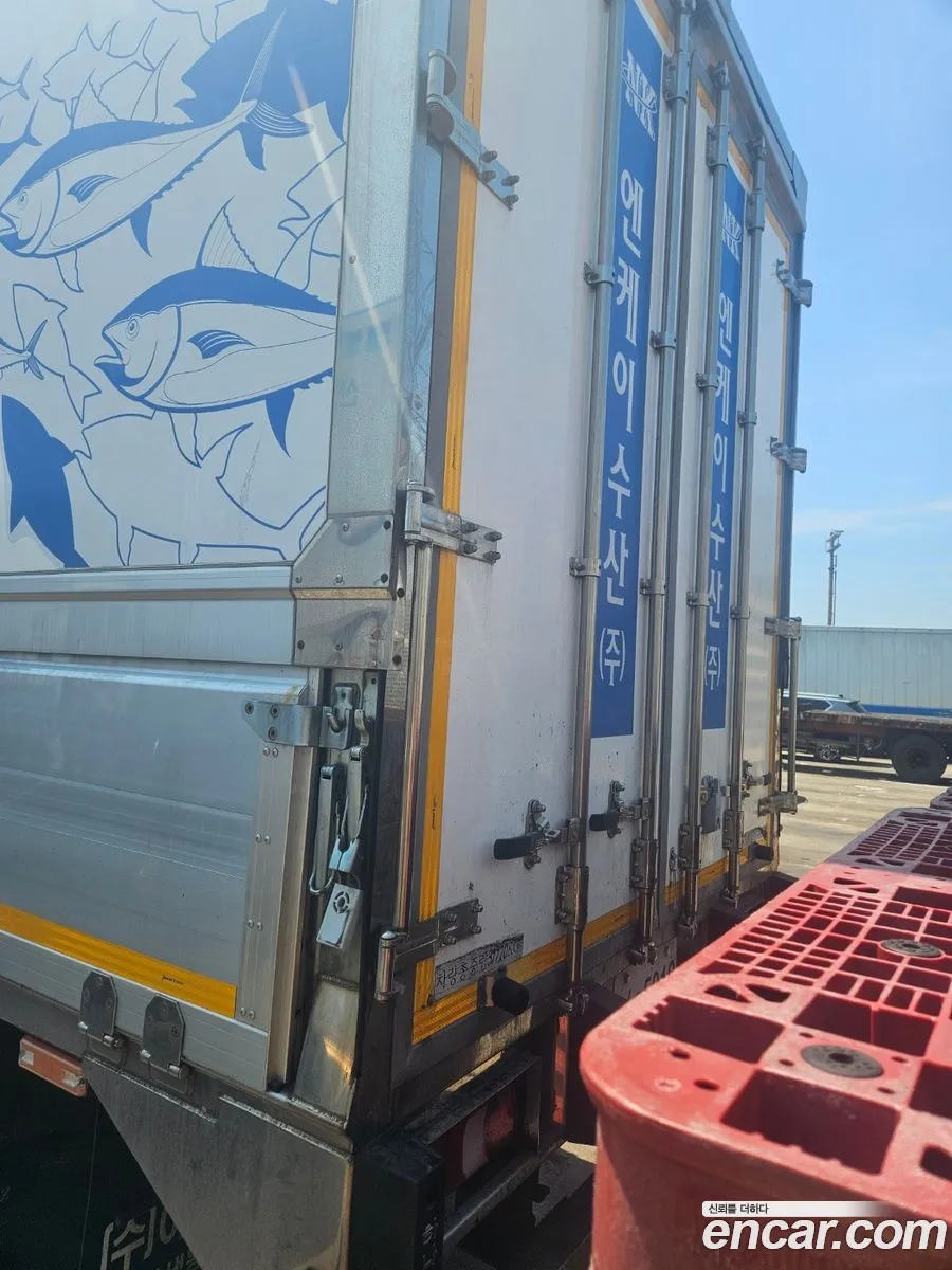 Cargo Truck Wing Body 25 Tons 10X4 - фотография 7039085