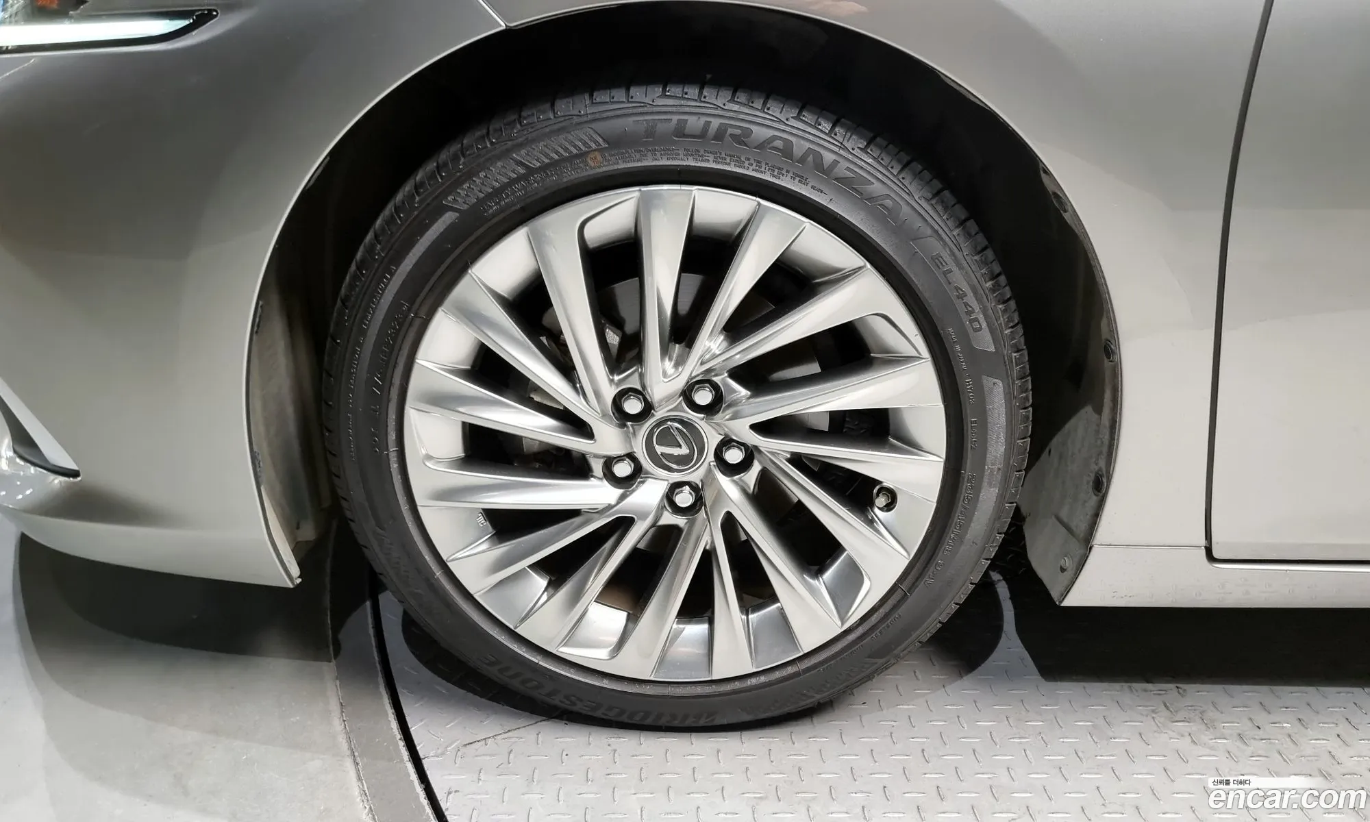 Lexus Es Vii Luxury Plus 2019 - фотография 3744571
