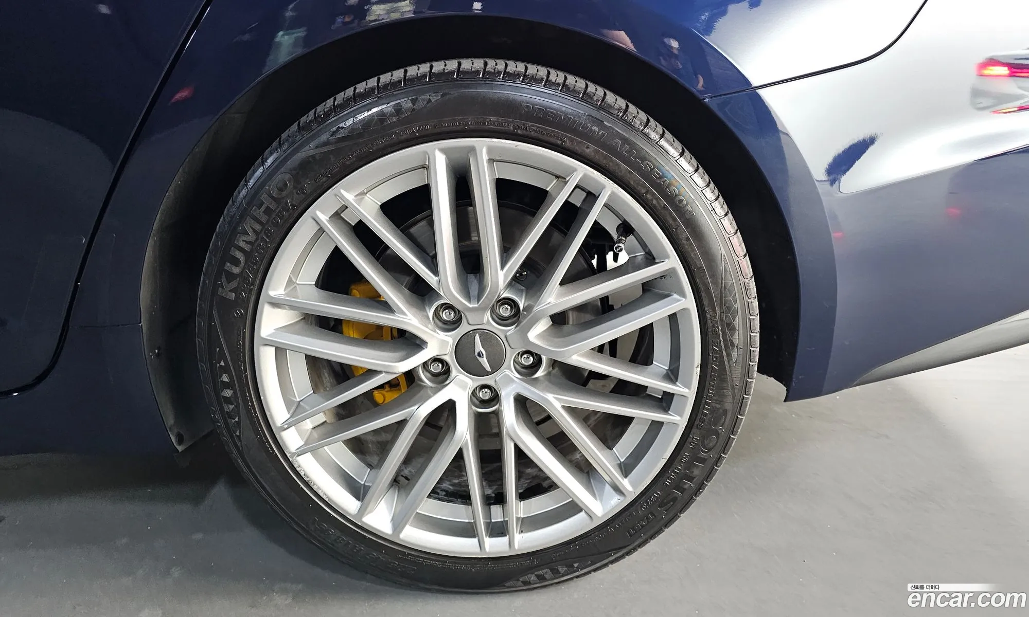 Genesis G70 I 22D 2019 - фотография 194410
